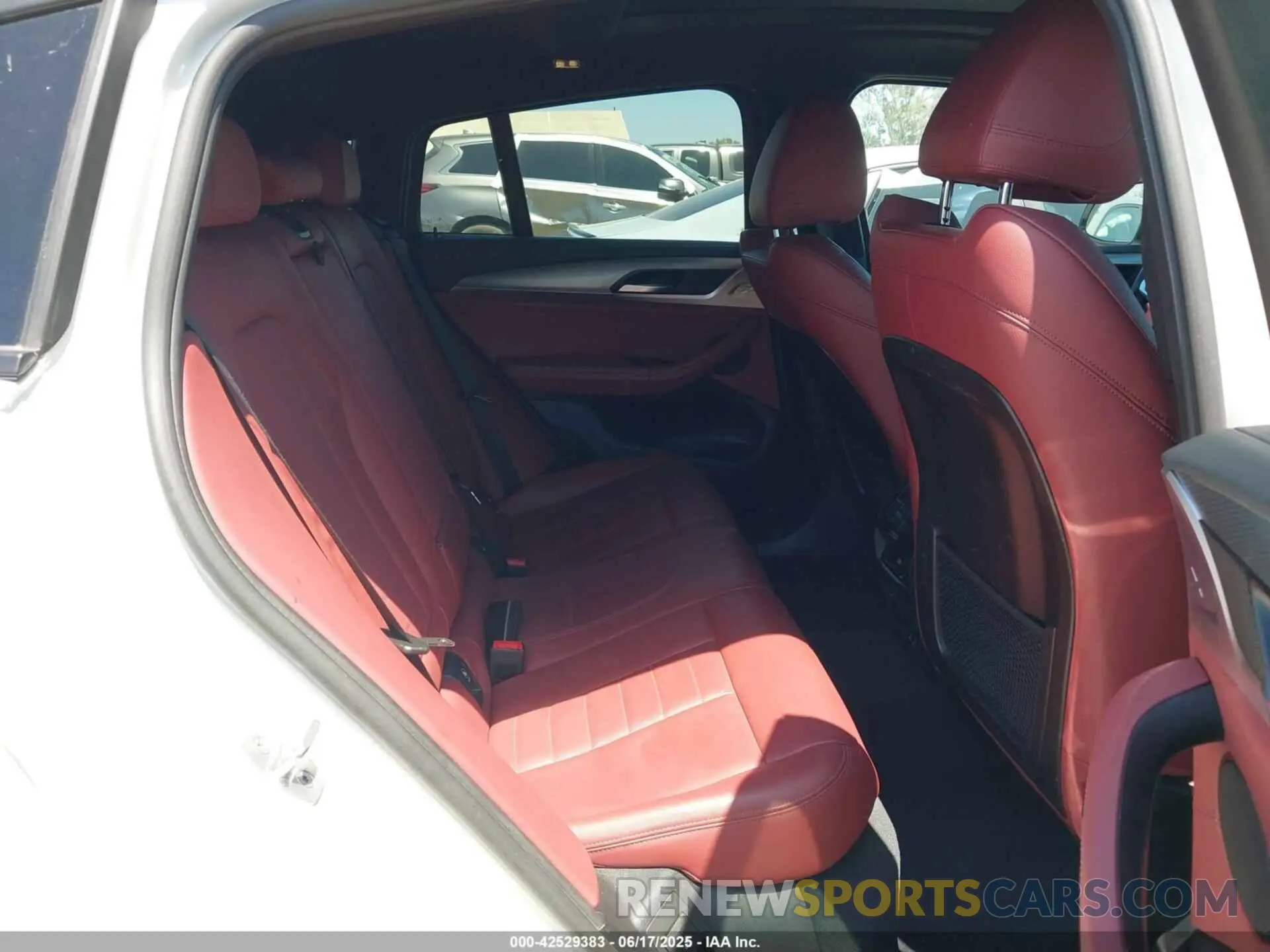 8 Photograph of a damaged car 5UX2V1C07M9F78742 BMW X4 2021