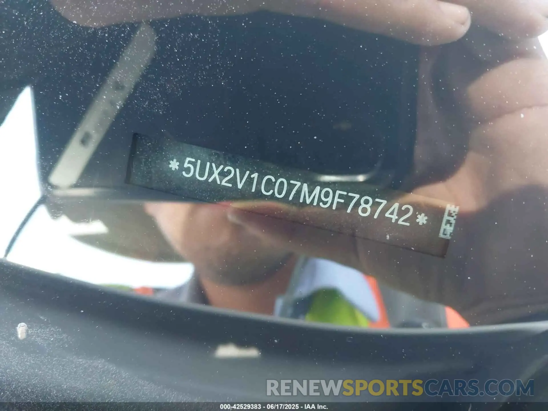 9 Photograph of a damaged car 5UX2V1C07M9F78742 BMW X4 2021