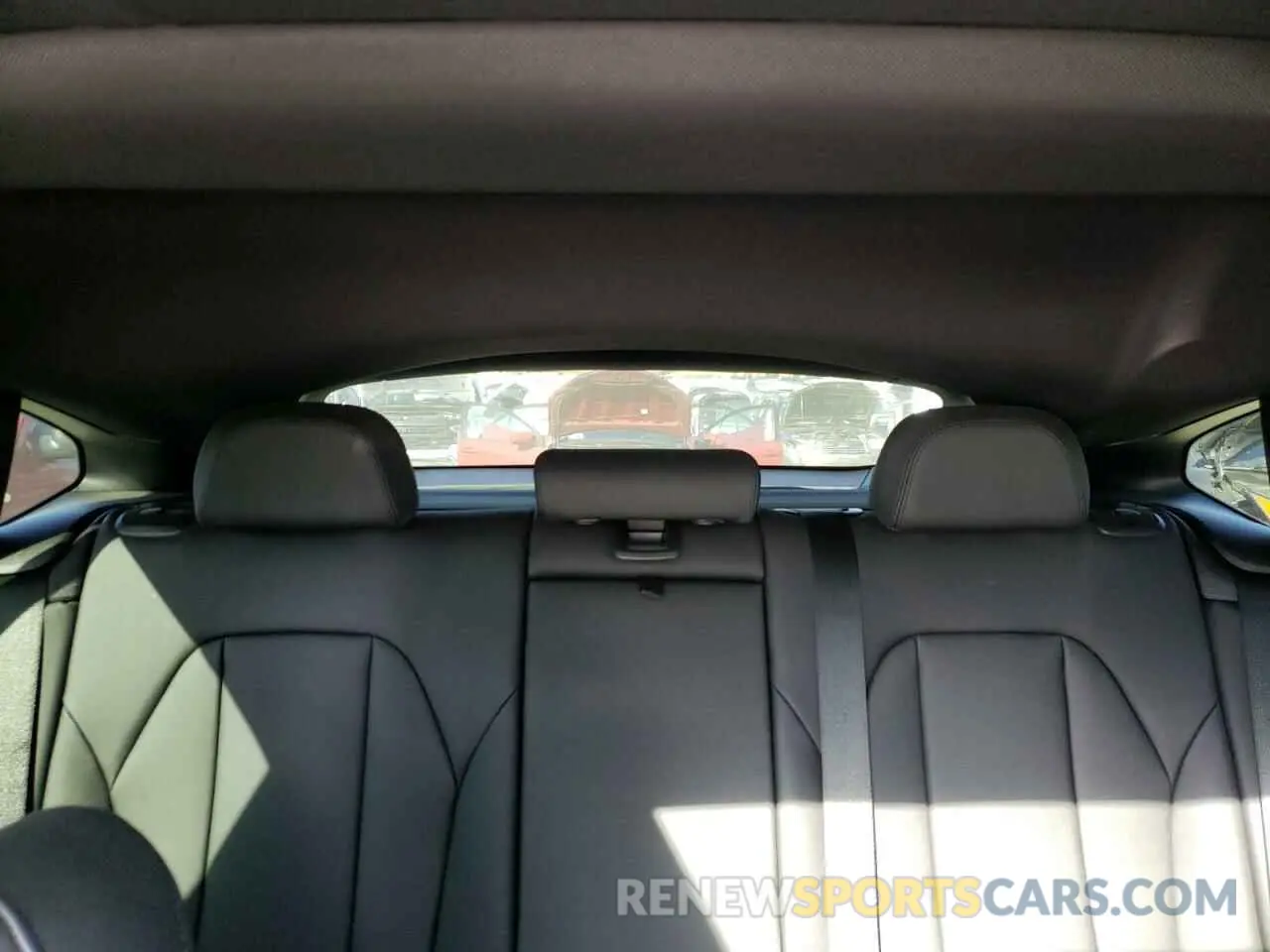 10 Photograph of a damaged car 5UX2V1C07M9G91462 BMW X4 2021