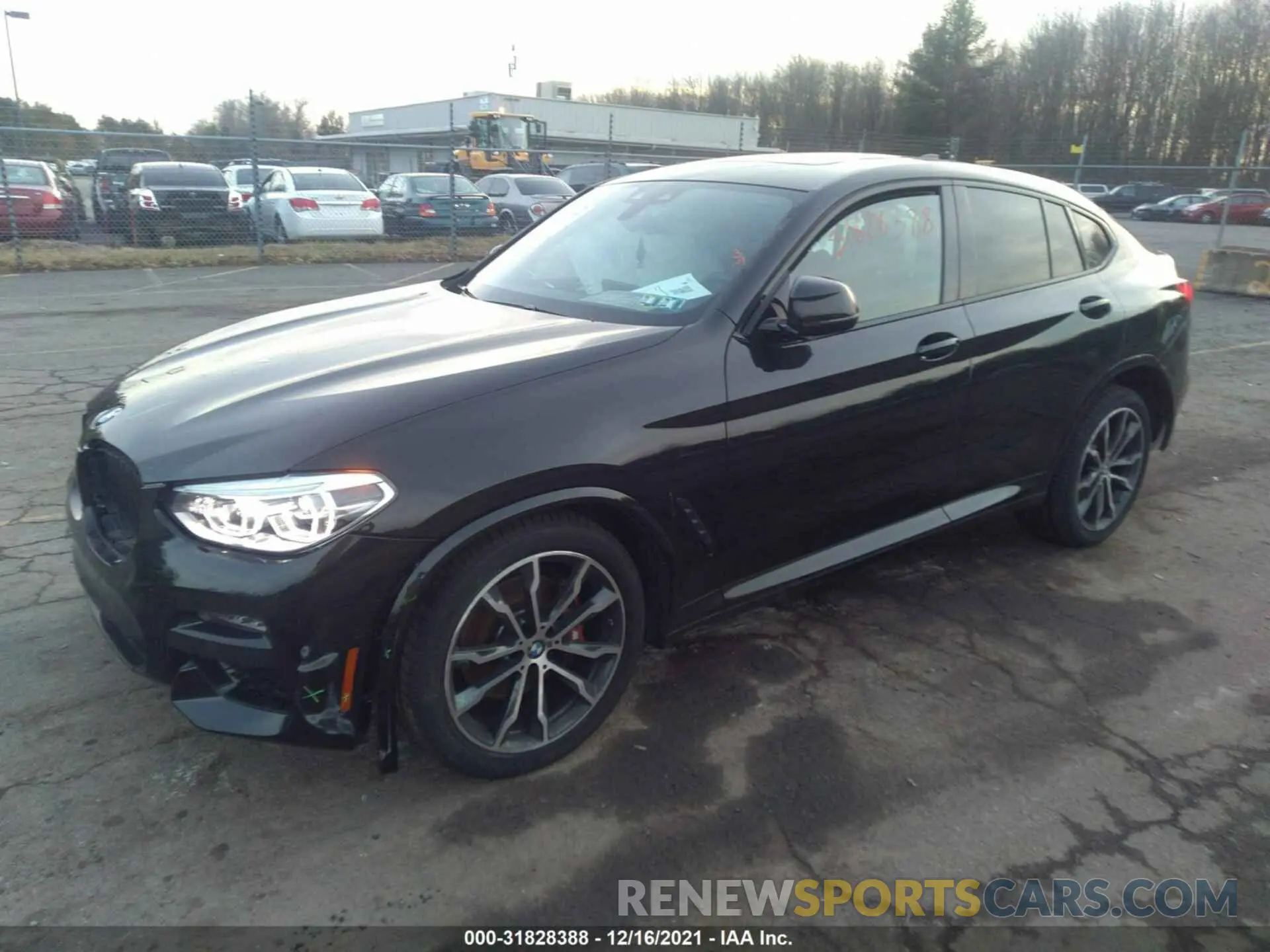 2 Photograph of a damaged car 5UX2V1C08M9F32014 BMW X4 2021