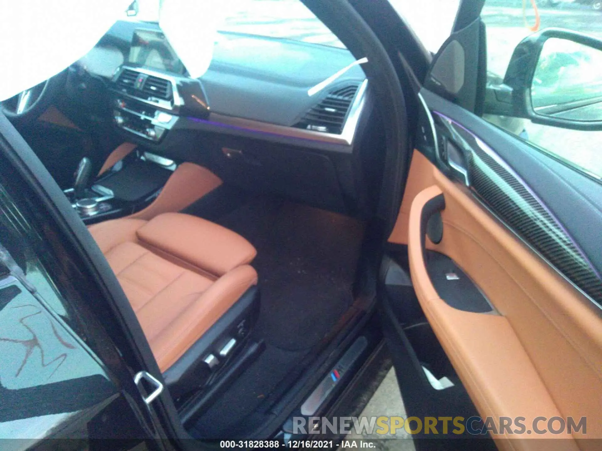 5 Photograph of a damaged car 5UX2V1C08M9F32014 BMW X4 2021