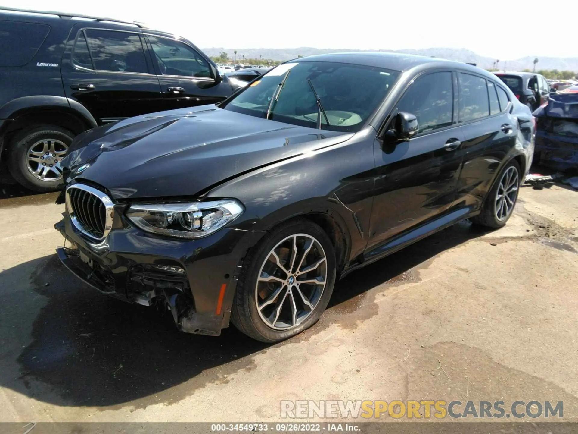 2 Photograph of a damaged car 5UX2V1C08M9F41313 BMW X4 2021