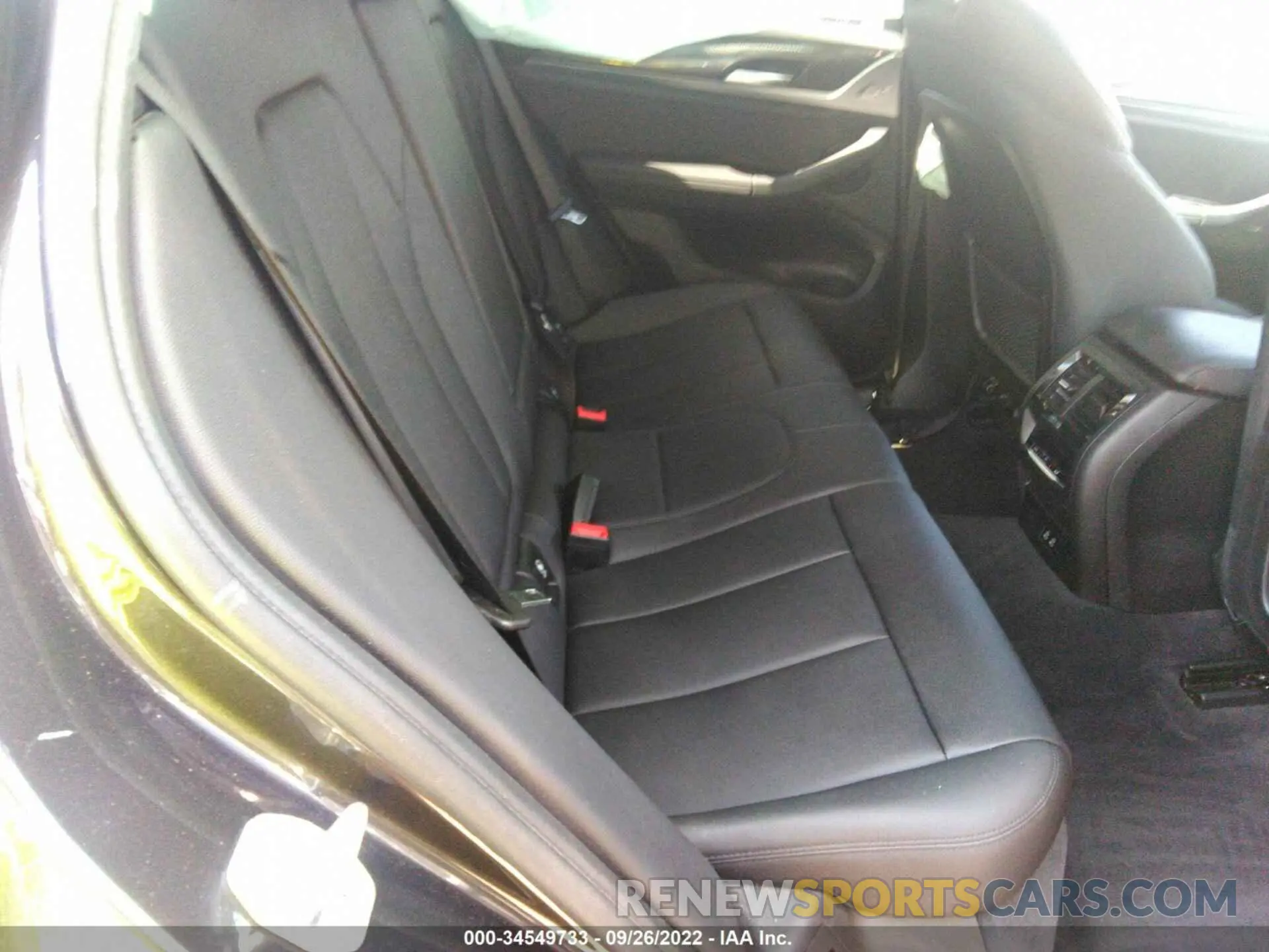 8 Photograph of a damaged car 5UX2V1C08M9F41313 BMW X4 2021
