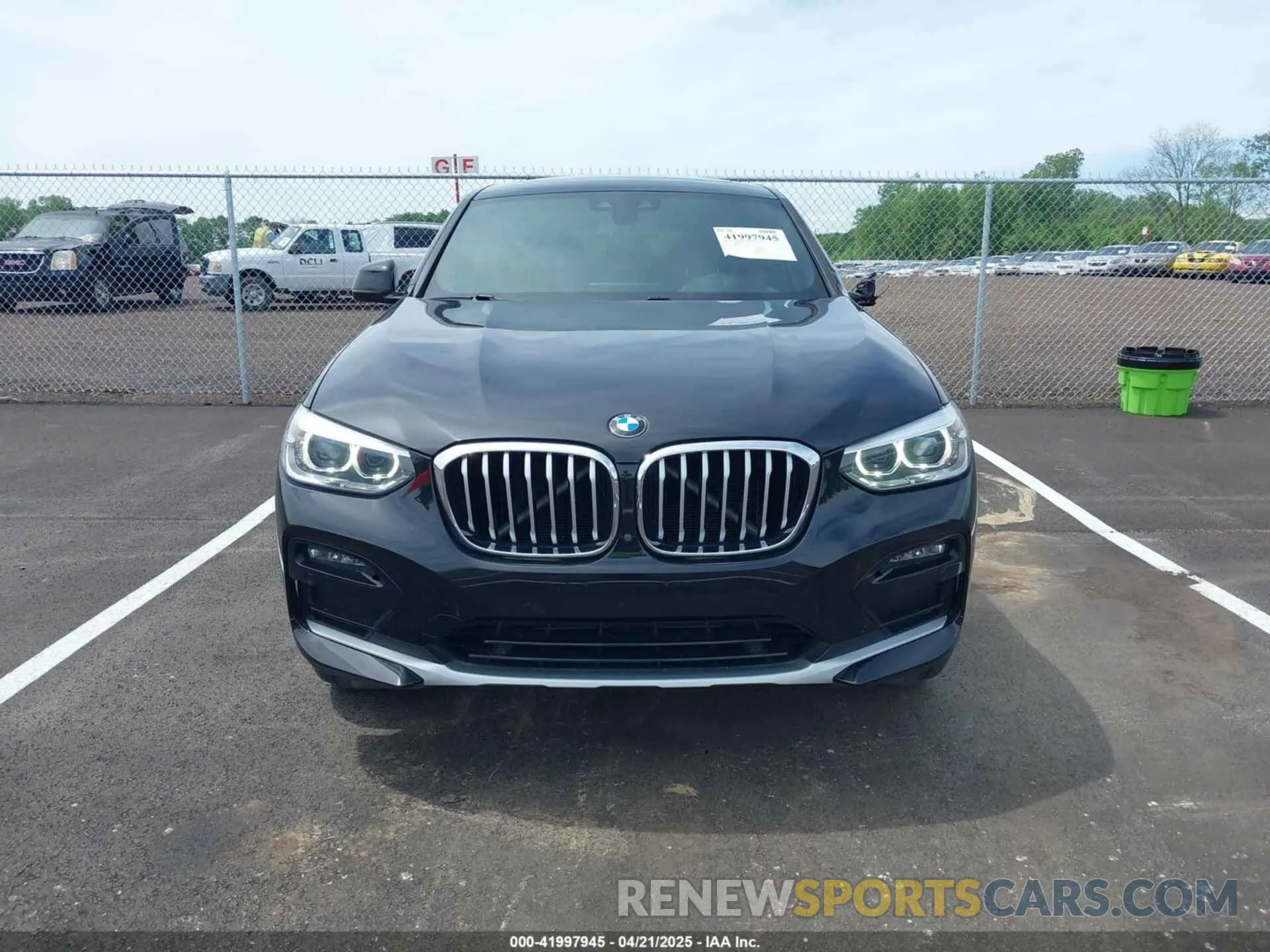 12 Photograph of a damaged car 5UX2V1C08M9H88847 BMW X4 2021