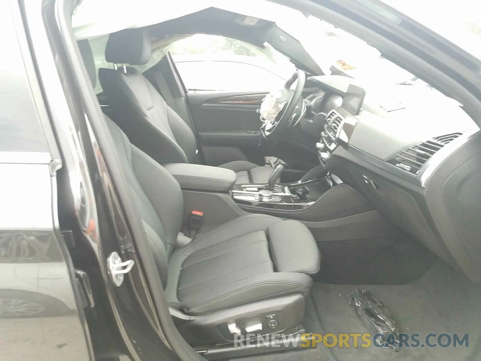 5 Photograph of a damaged car 5UX2V1C09M9D85461 BMW X4 2021