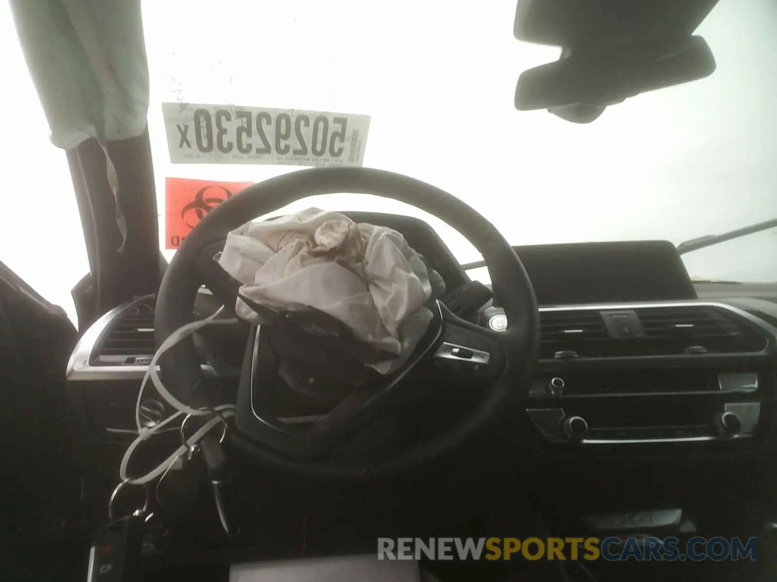 9 Photograph of a damaged car 5UX2V1C09M9D85461 BMW X4 2021