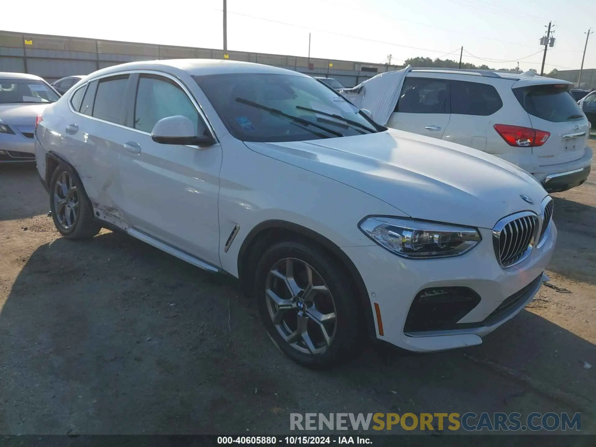 1 Photograph of a damaged car 5UX2V1C09M9E13579 BMW X4 2021