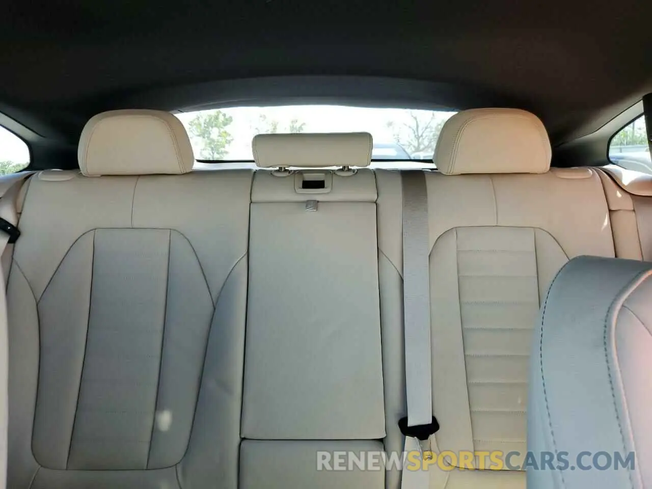 10 Photograph of a damaged car 5UX2V1C09M9G11692 BMW X4 2021