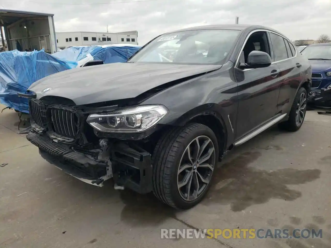 2 Photograph of a damaged car 5UX2V1C0XM9E00209 BMW X4 2021