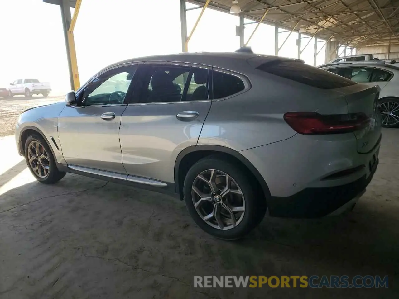 2 Photograph of a damaged car 5UX2V1C0XM9G92007 BMW X4 2021