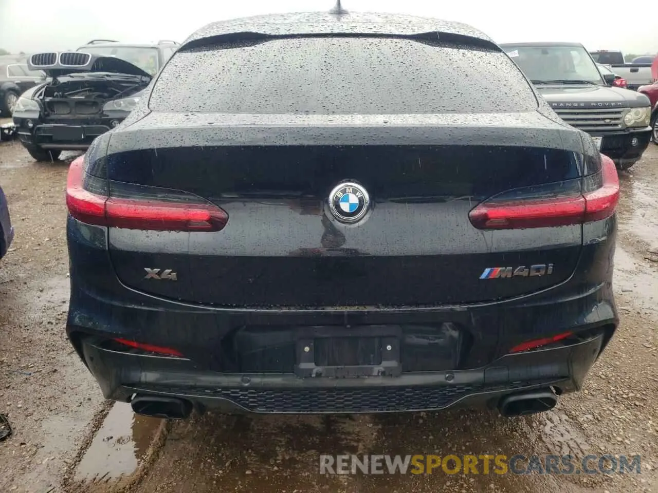 6 Photograph of a damaged car 5UX2V5C00M9H95699 BMW X4 2021