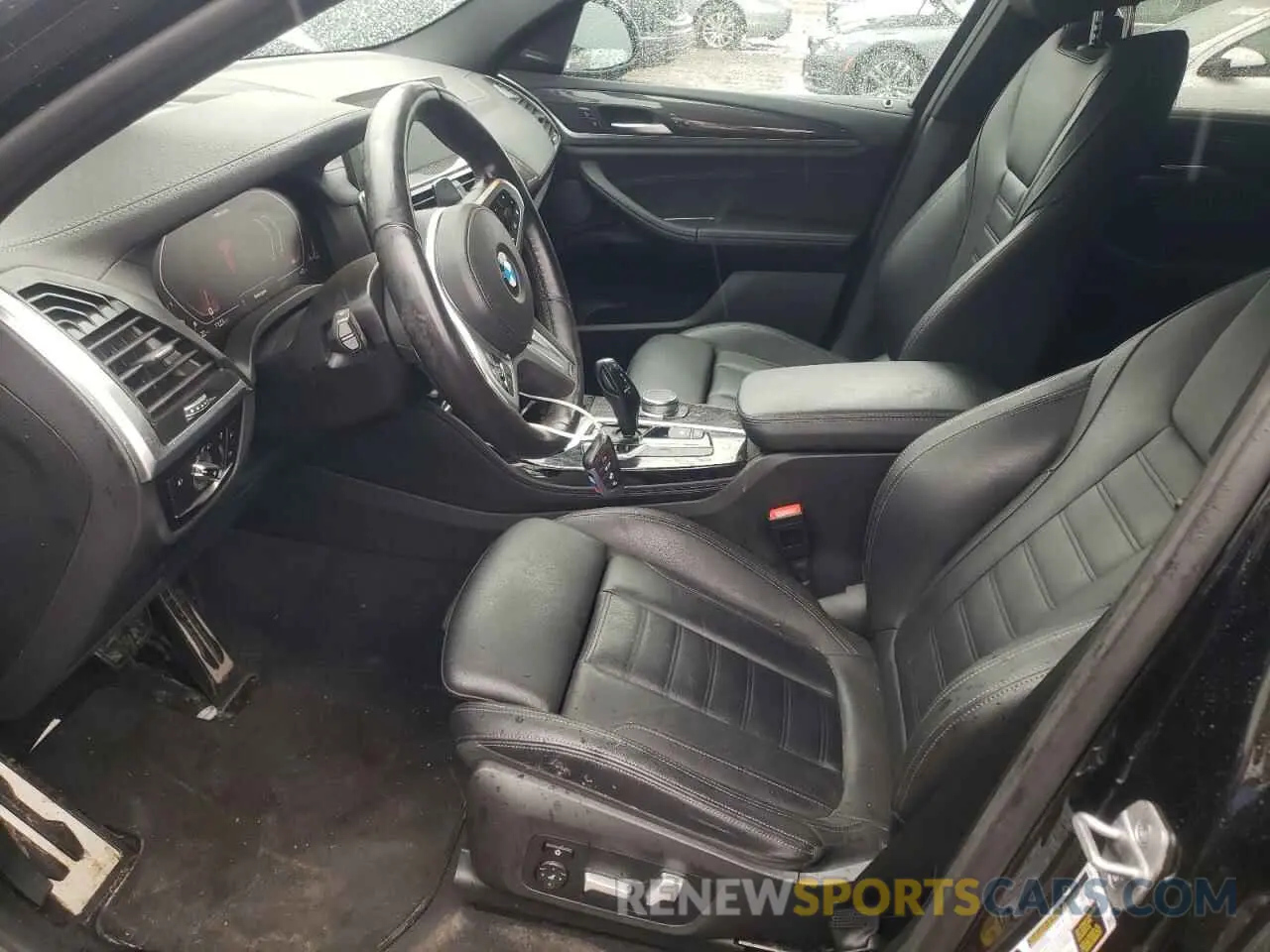 7 Photograph of a damaged car 5UX2V5C00M9H95699 BMW X4 2021