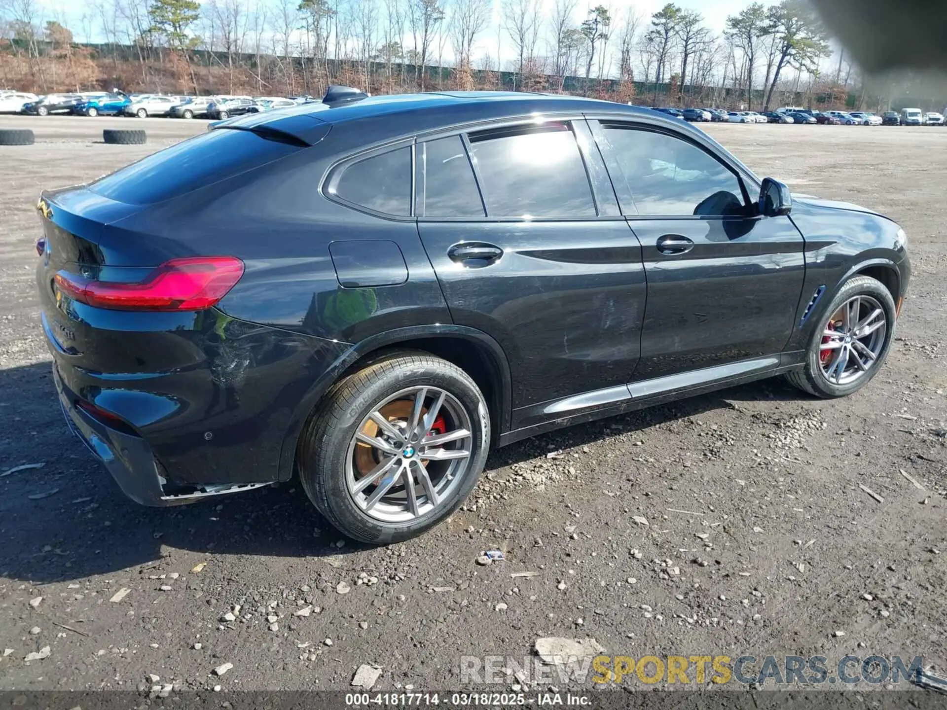 4 Photograph of a damaged car 5UX2V5C03M9H54824 BMW X4 2021