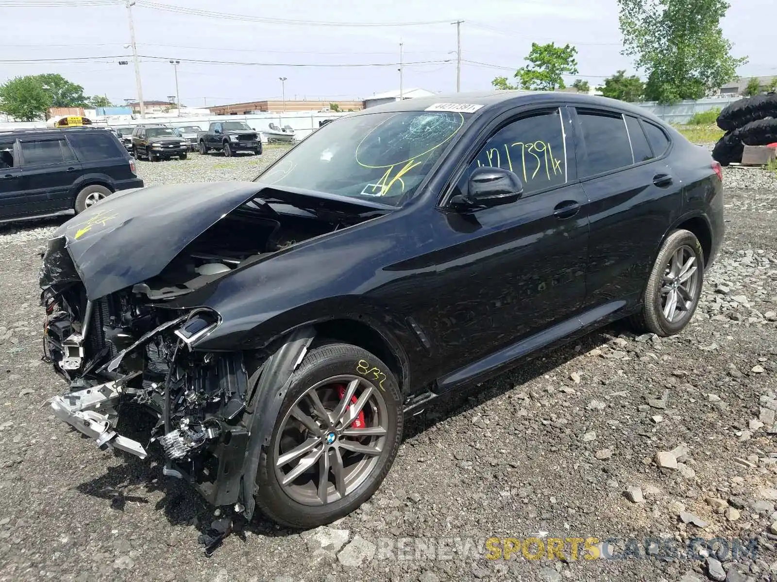 2 Photograph of a damaged car 5UX2V5C04M9E19782 BMW X4 2021