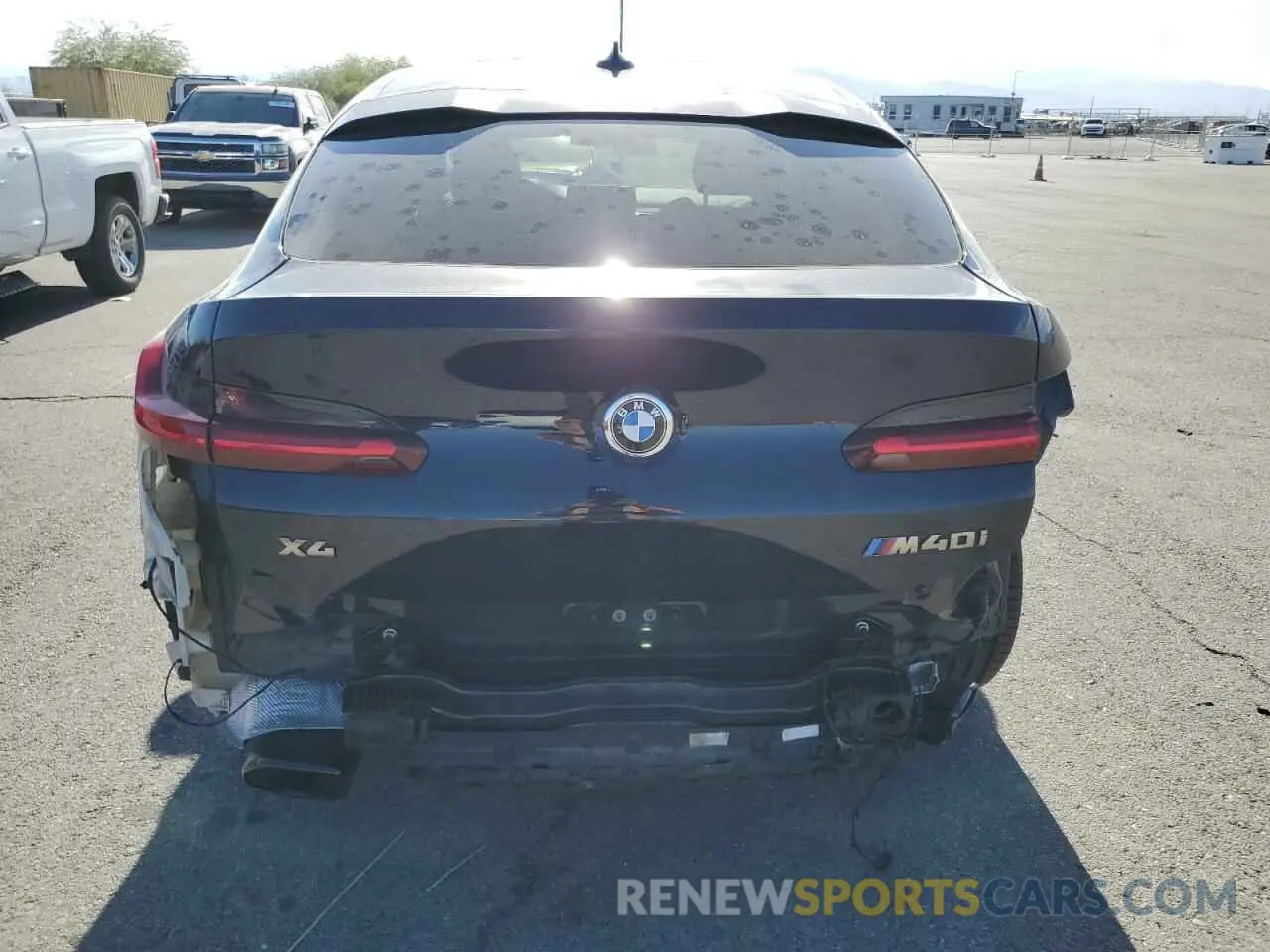 6 Photograph of a damaged car 5UX2V5C06M9E04443 BMW X4 2021