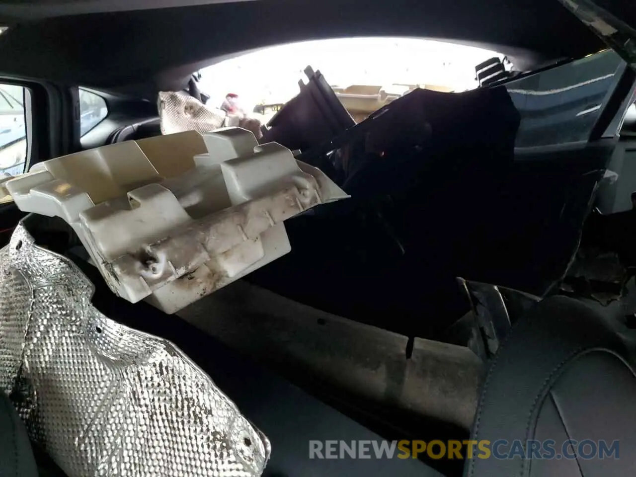 10 Photograph of a damaged car 5UX2V5C06M9F70459 BMW X4 2021
