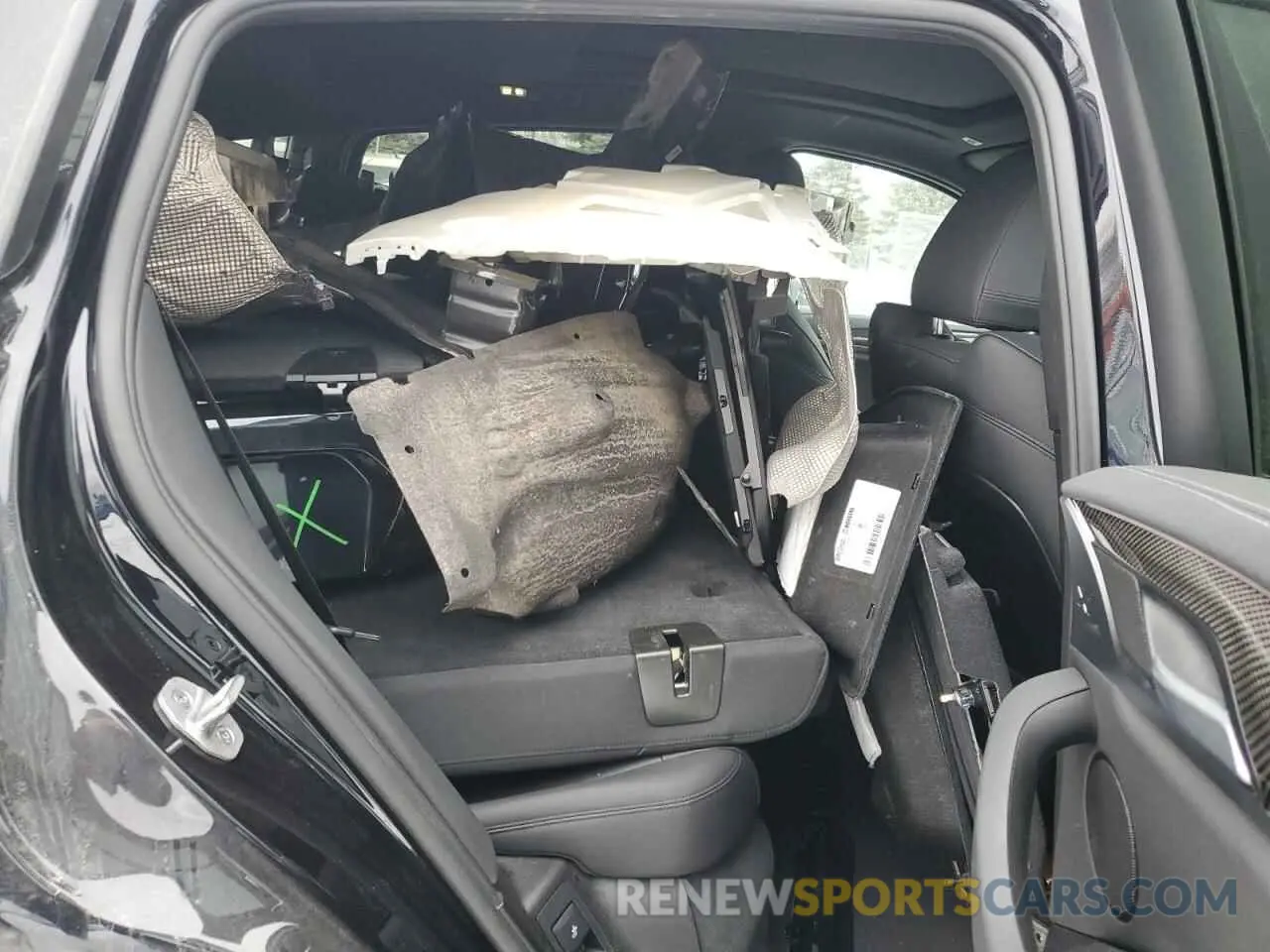 11 Photograph of a damaged car 5UX2V5C06M9F70459 BMW X4 2021