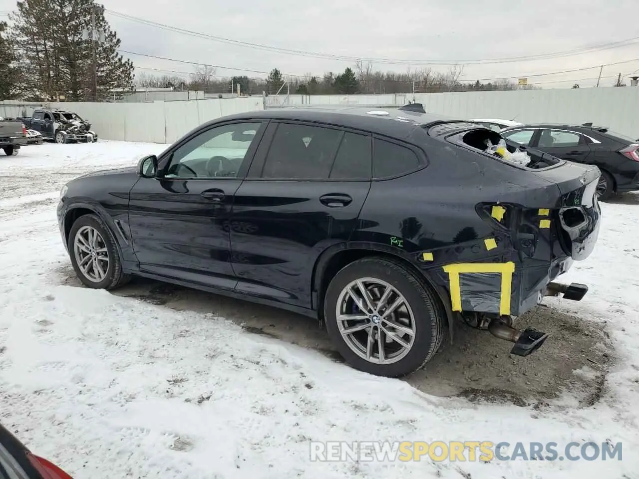 2 Photograph of a damaged car 5UX2V5C06M9F70459 BMW X4 2021
