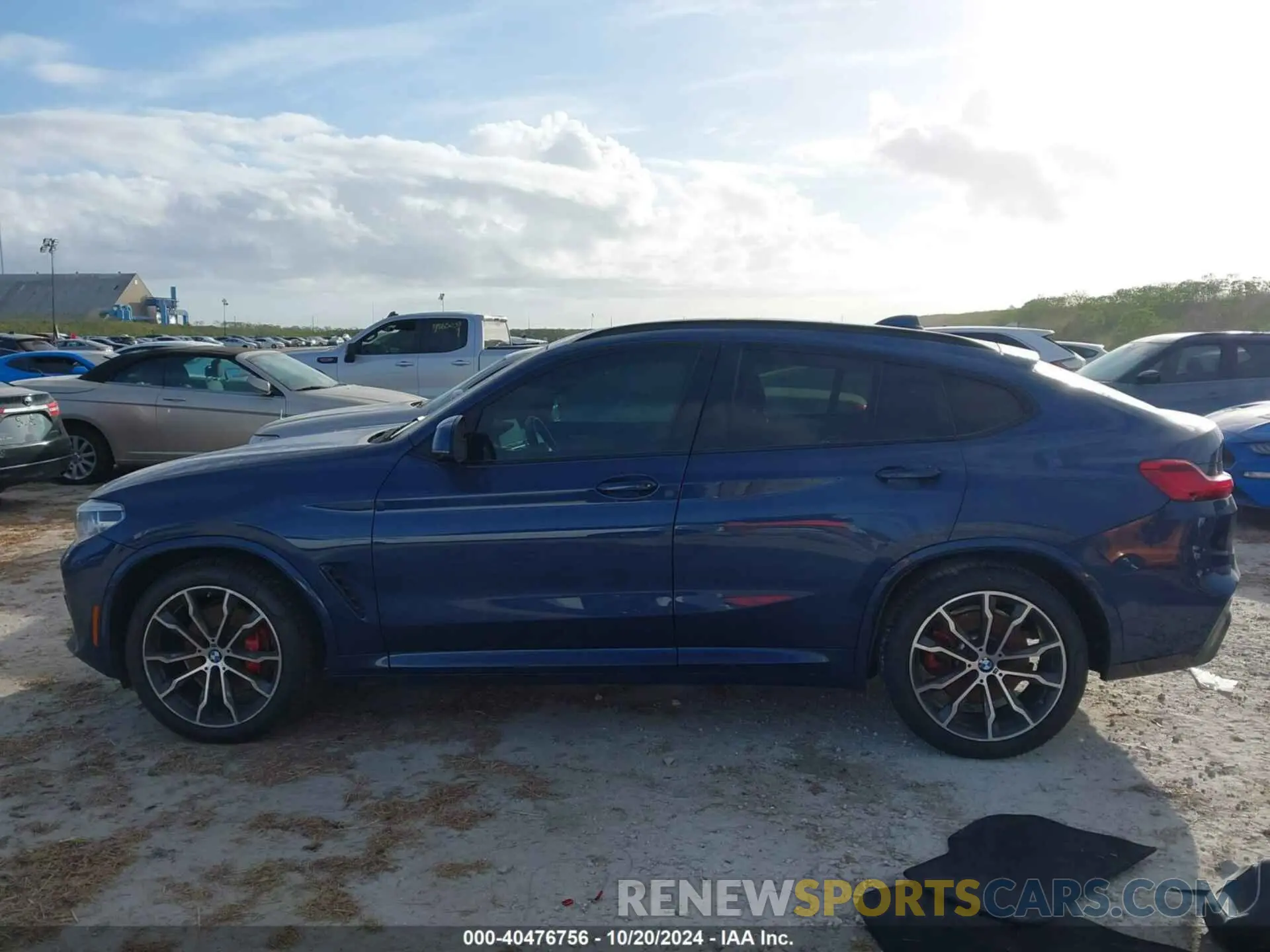 13 Photograph of a damaged car 5UX2V5C07M9H01267 BMW X4 2021