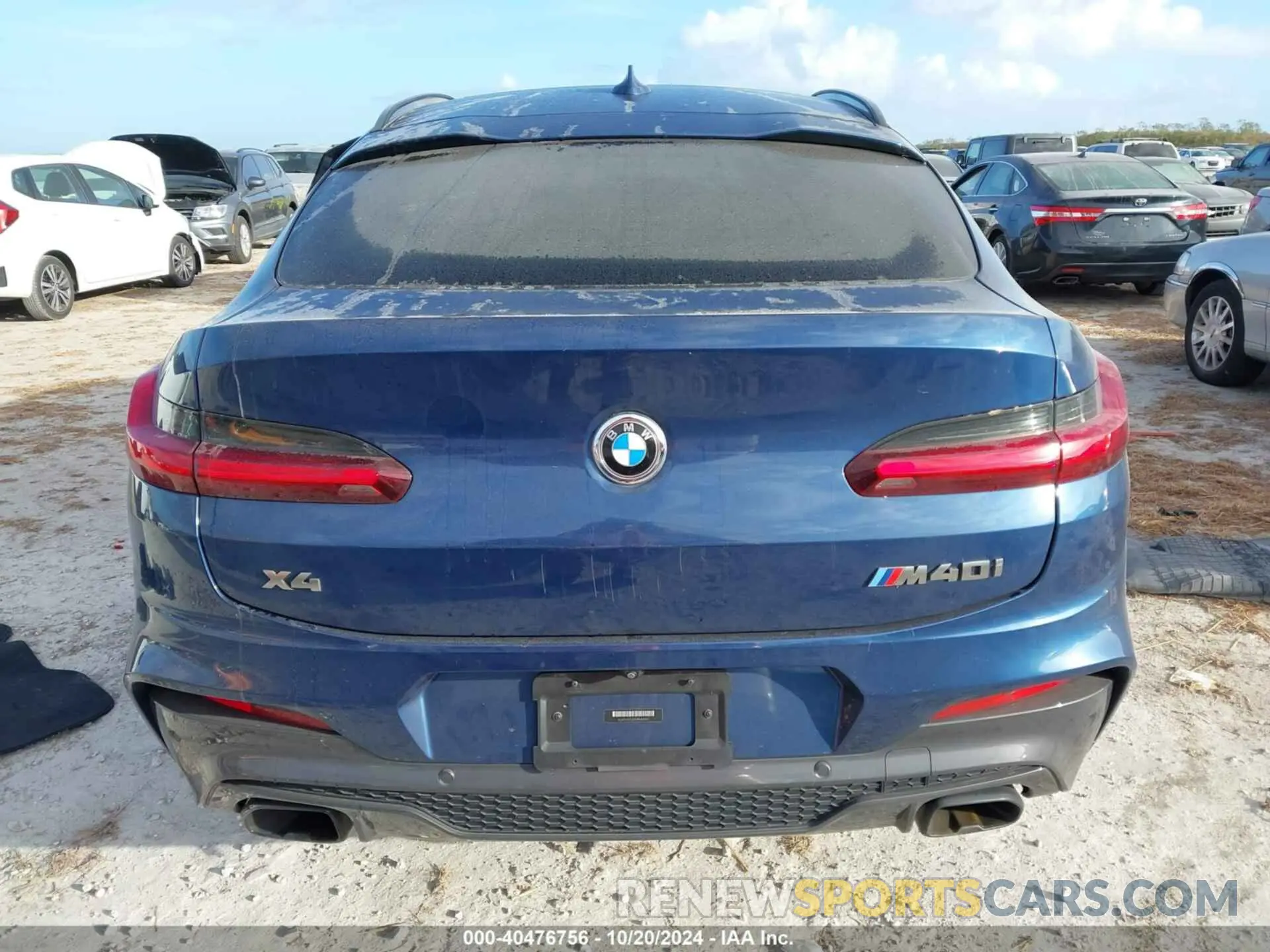 15 Photograph of a damaged car 5UX2V5C07M9H01267 BMW X4 2021