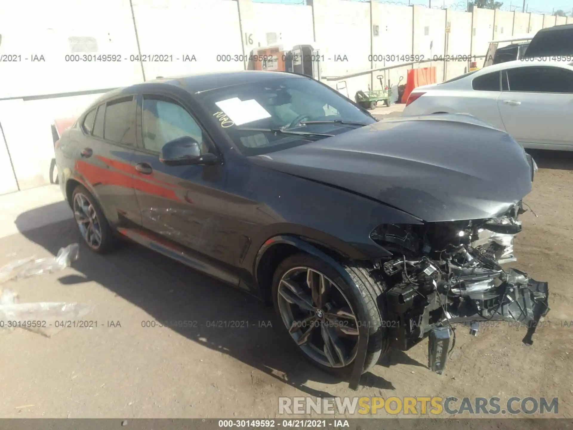 1 Photograph of a damaged car 5UX2V5C09M9E16263 BMW X4 2021