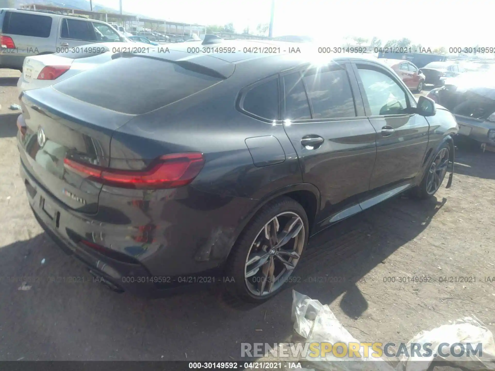 4 Photograph of a damaged car 5UX2V5C09M9E16263 BMW X4 2021