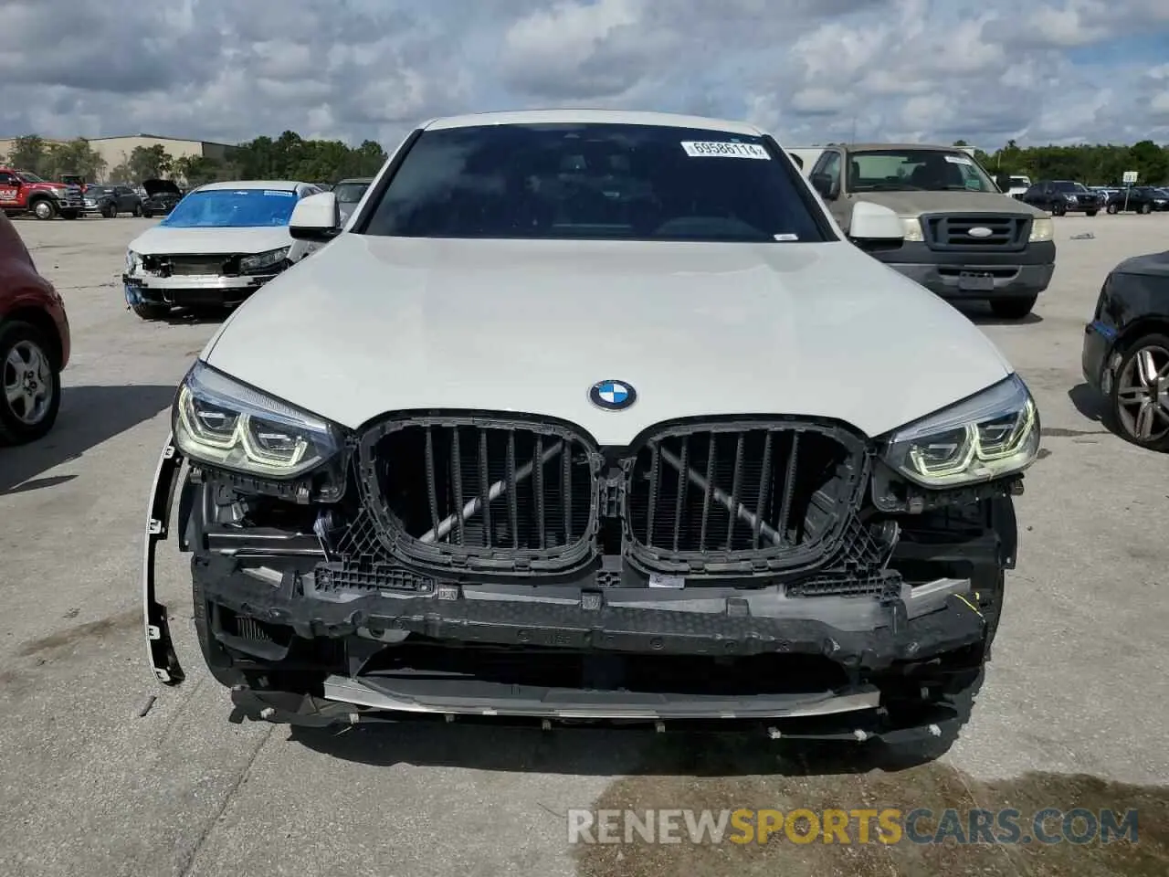 5 Photograph of a damaged car 5UX2V5C09M9E99886 BMW X4 2021