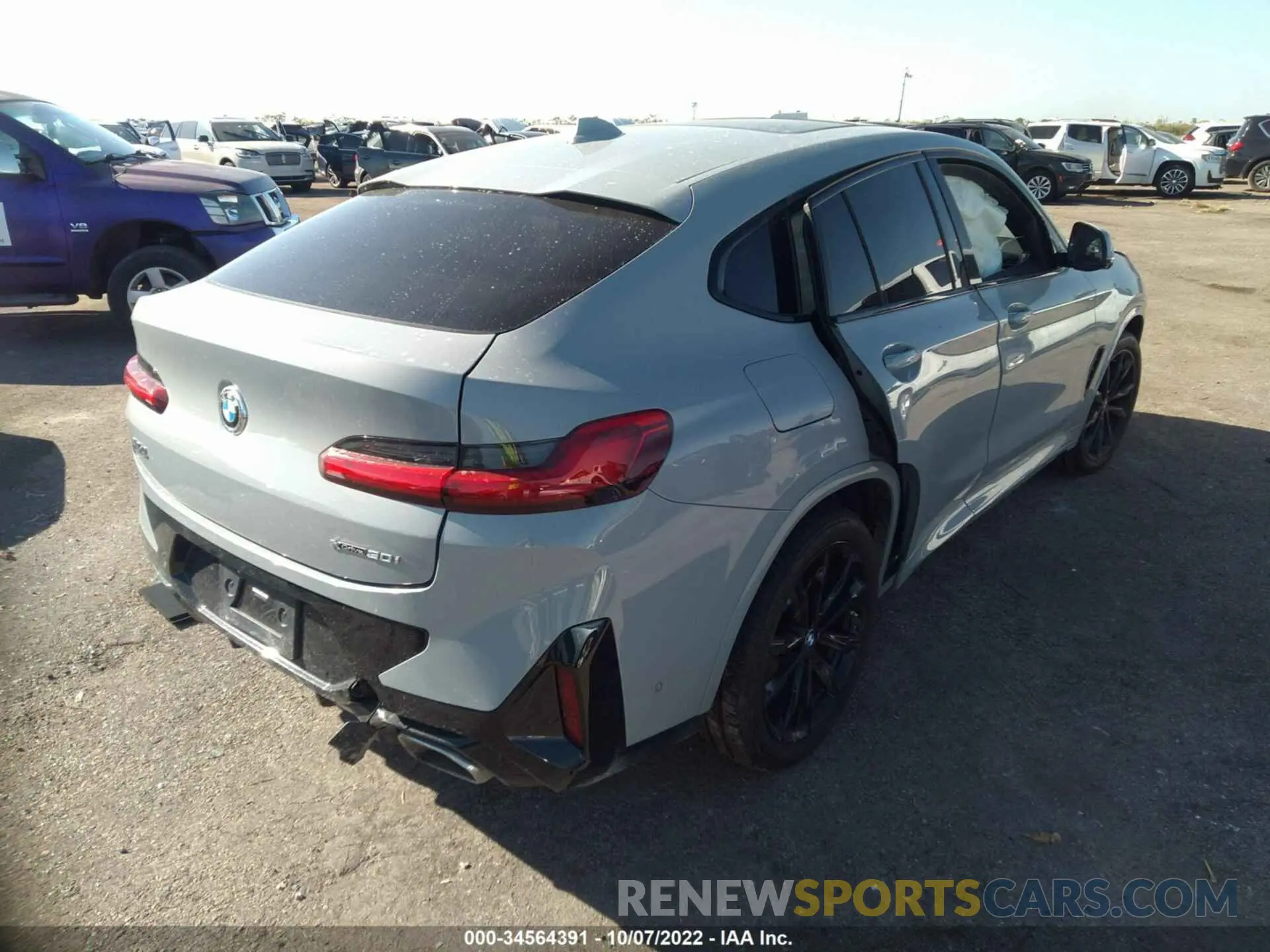 4 Photograph of a damaged car 5UX33DT00N9J60324 BMW X4 2022