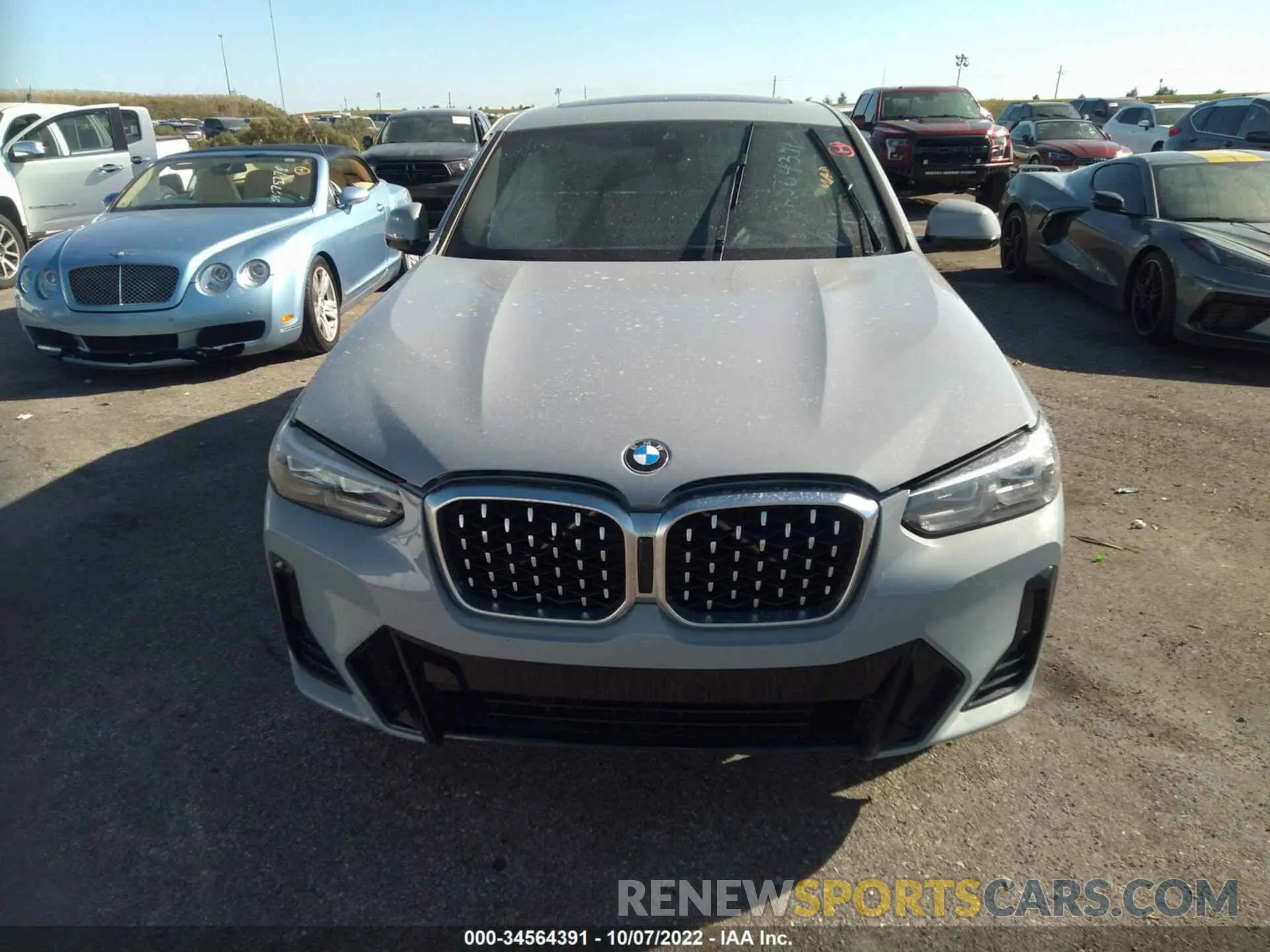 6 Photograph of a damaged car 5UX33DT00N9J60324 BMW X4 2022