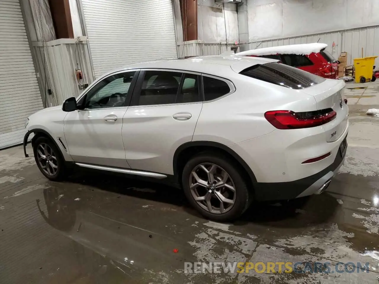 2 Photograph of a damaged car 5UX33DT00N9L91546 BMW X4 2022