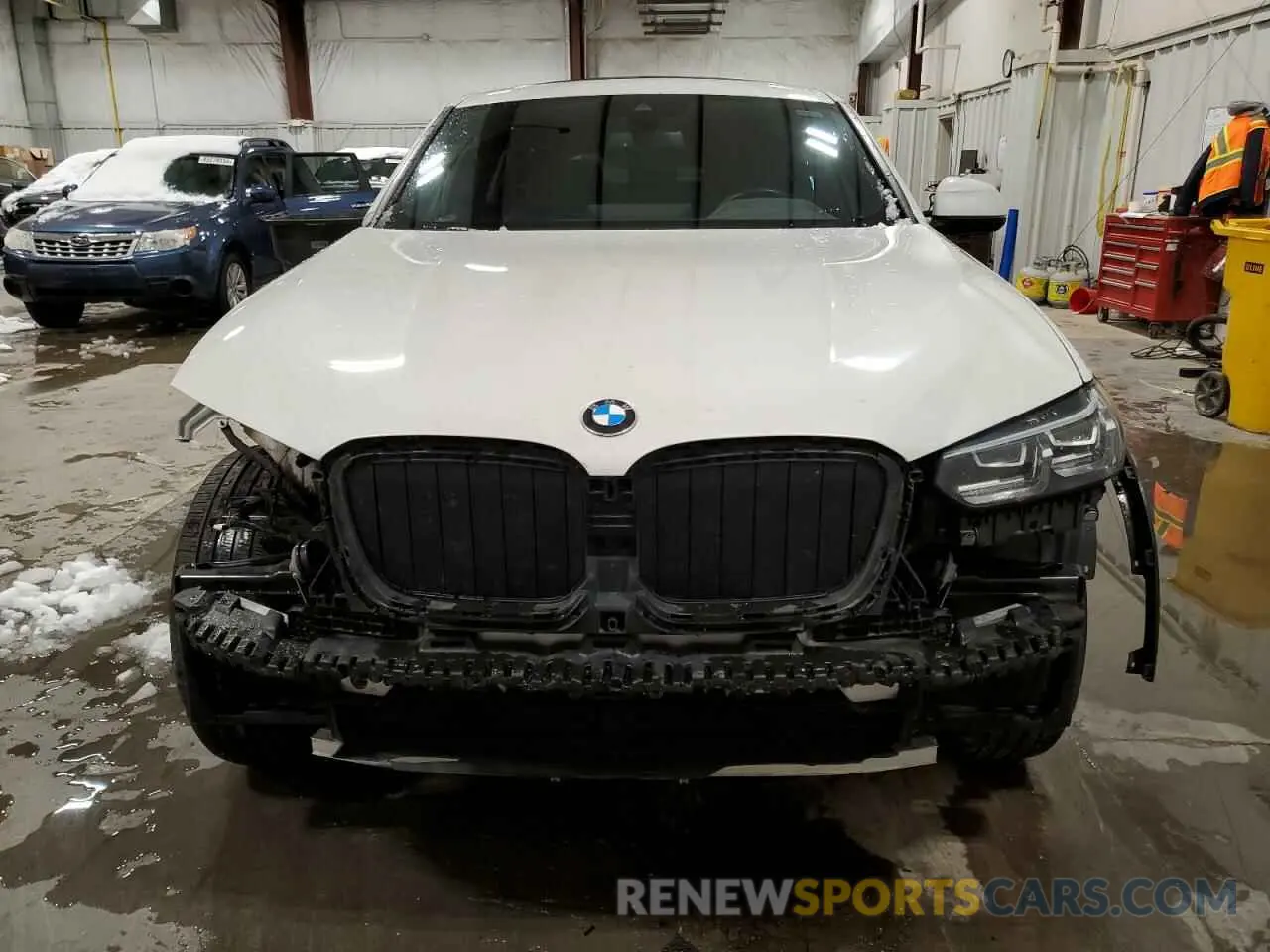 5 Photograph of a damaged car 5UX33DT00N9L91546 BMW X4 2022