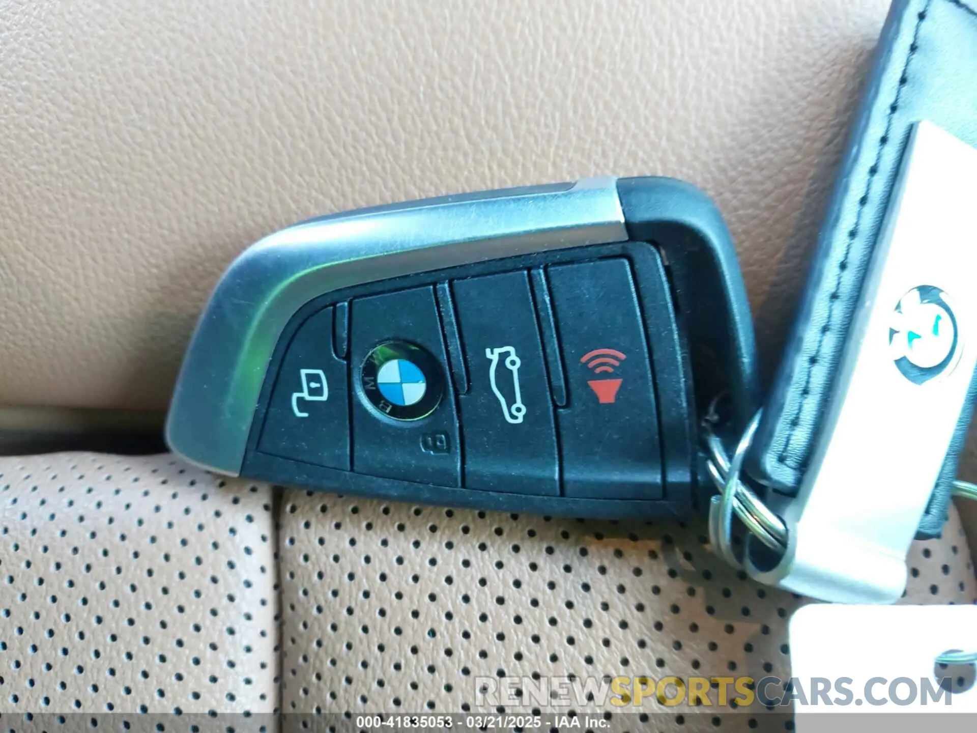 11 Photograph of a damaged car 5UX33DT01N9K26959 BMW X4 2022
