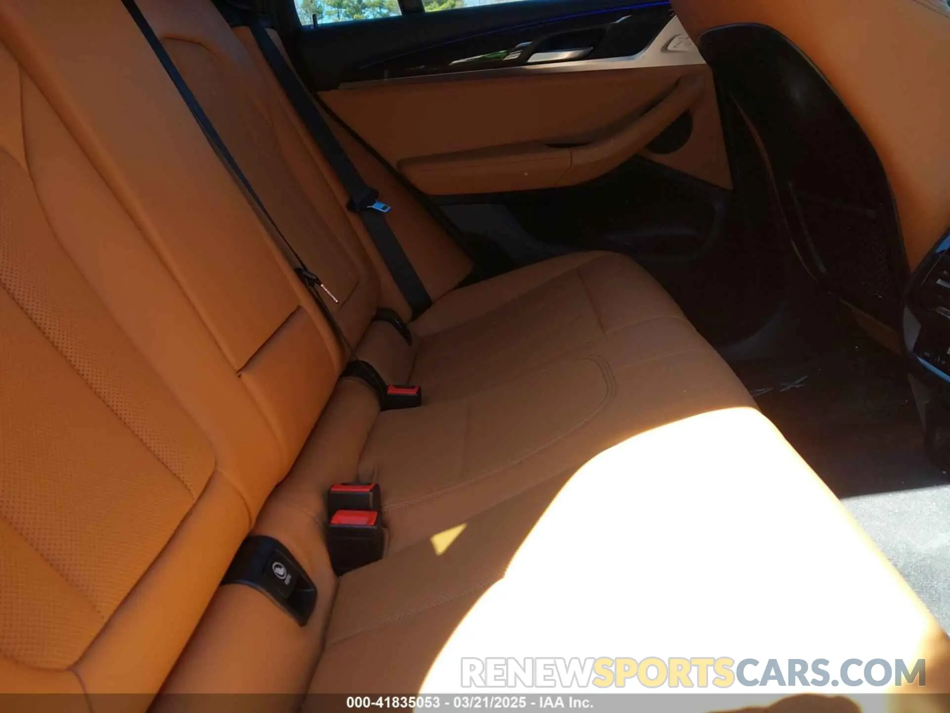 8 Photograph of a damaged car 5UX33DT01N9K26959 BMW X4 2022