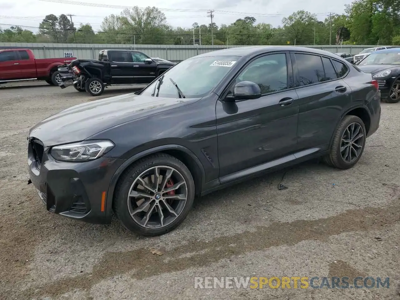 1 Photograph of a damaged car 5UX33DT02N9J01520 BMW X4 2022