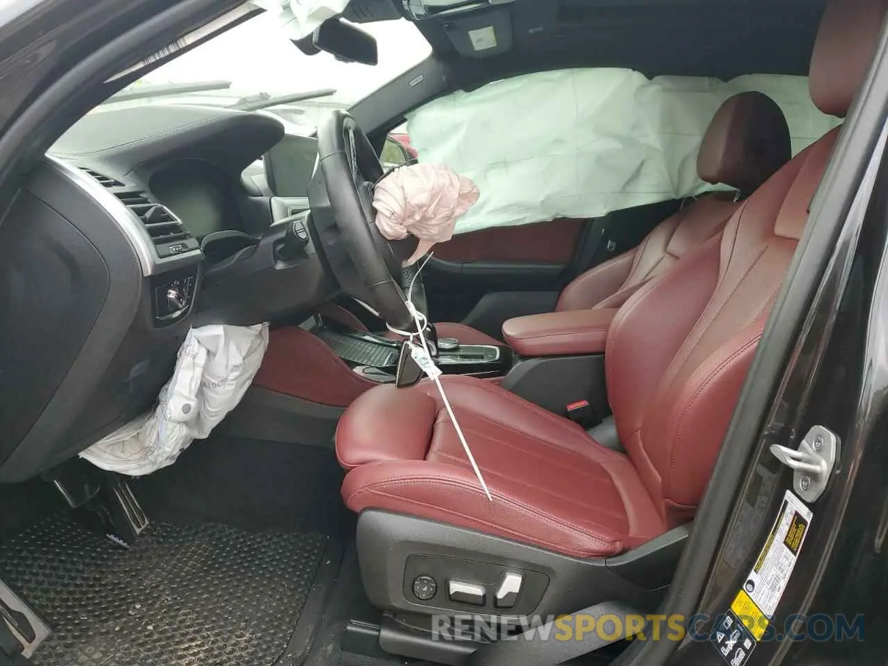 7 Photograph of a damaged car 5UX33DT02N9J01520 BMW X4 2022