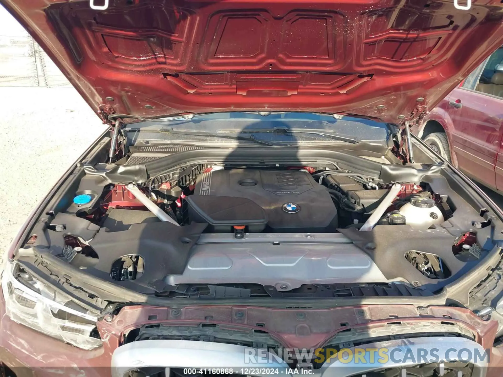 10 Photograph of a damaged car 5UX33DT02N9K32561 BMW X4 2022