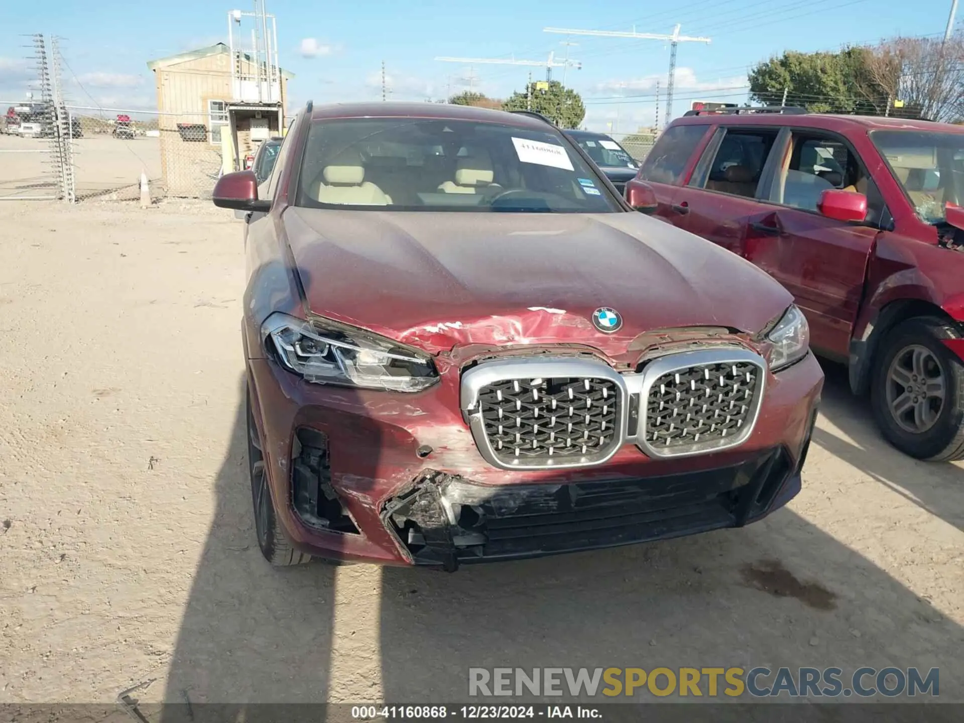 12 Photograph of a damaged car 5UX33DT02N9K32561 BMW X4 2022