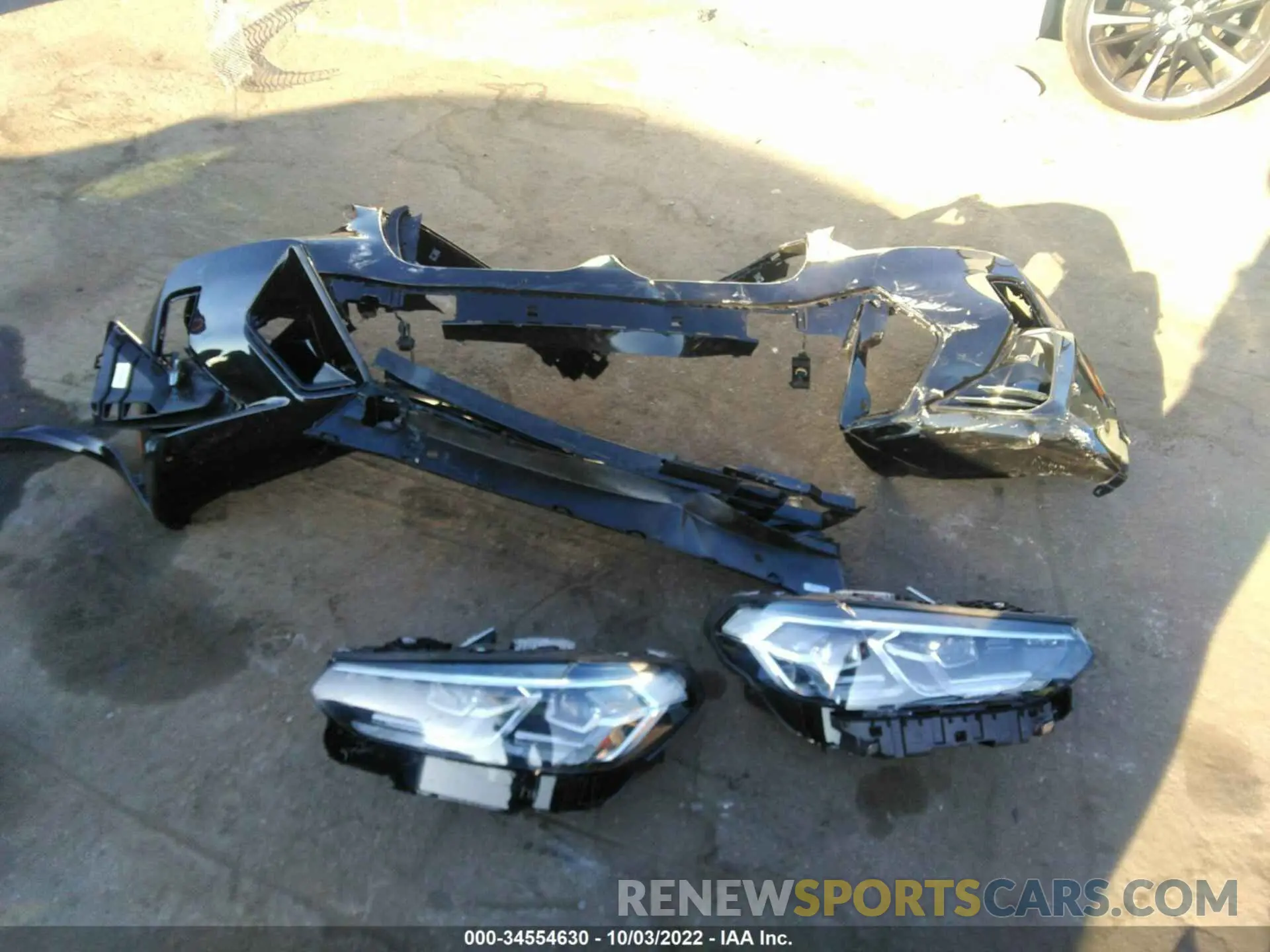 12 Photograph of a damaged car 5UX33DT03N9K34108 BMW X4 2022