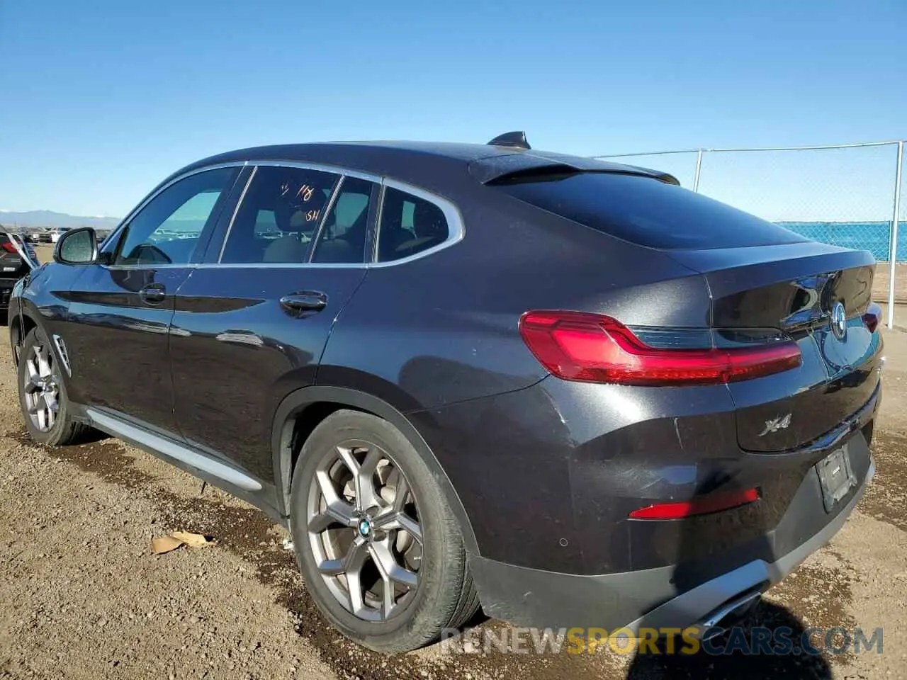 2 Photograph of a damaged car 5UX33DT04N9J71908 BMW X4 2022