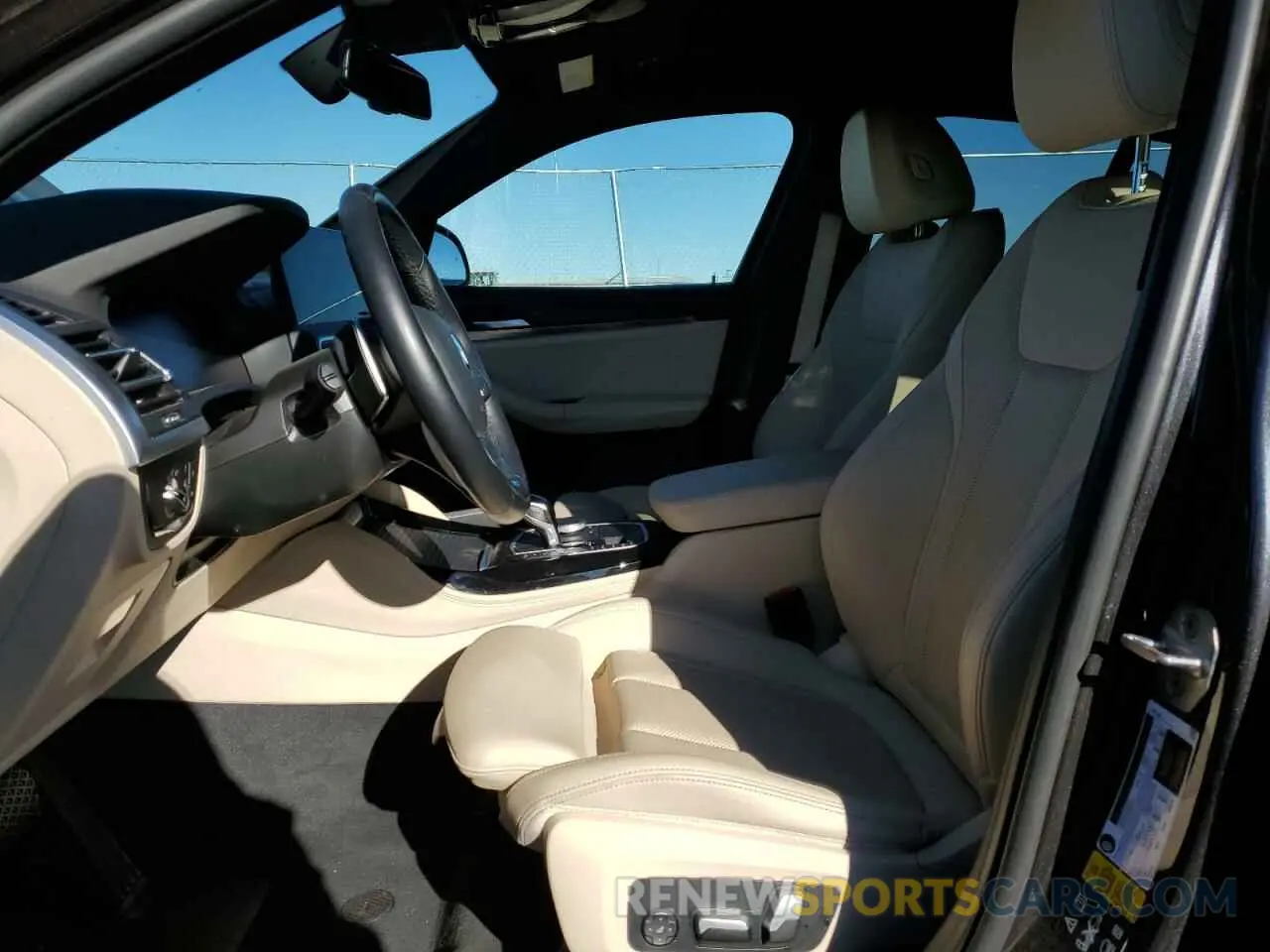 7 Photograph of a damaged car 5UX33DT04N9J71908 BMW X4 2022