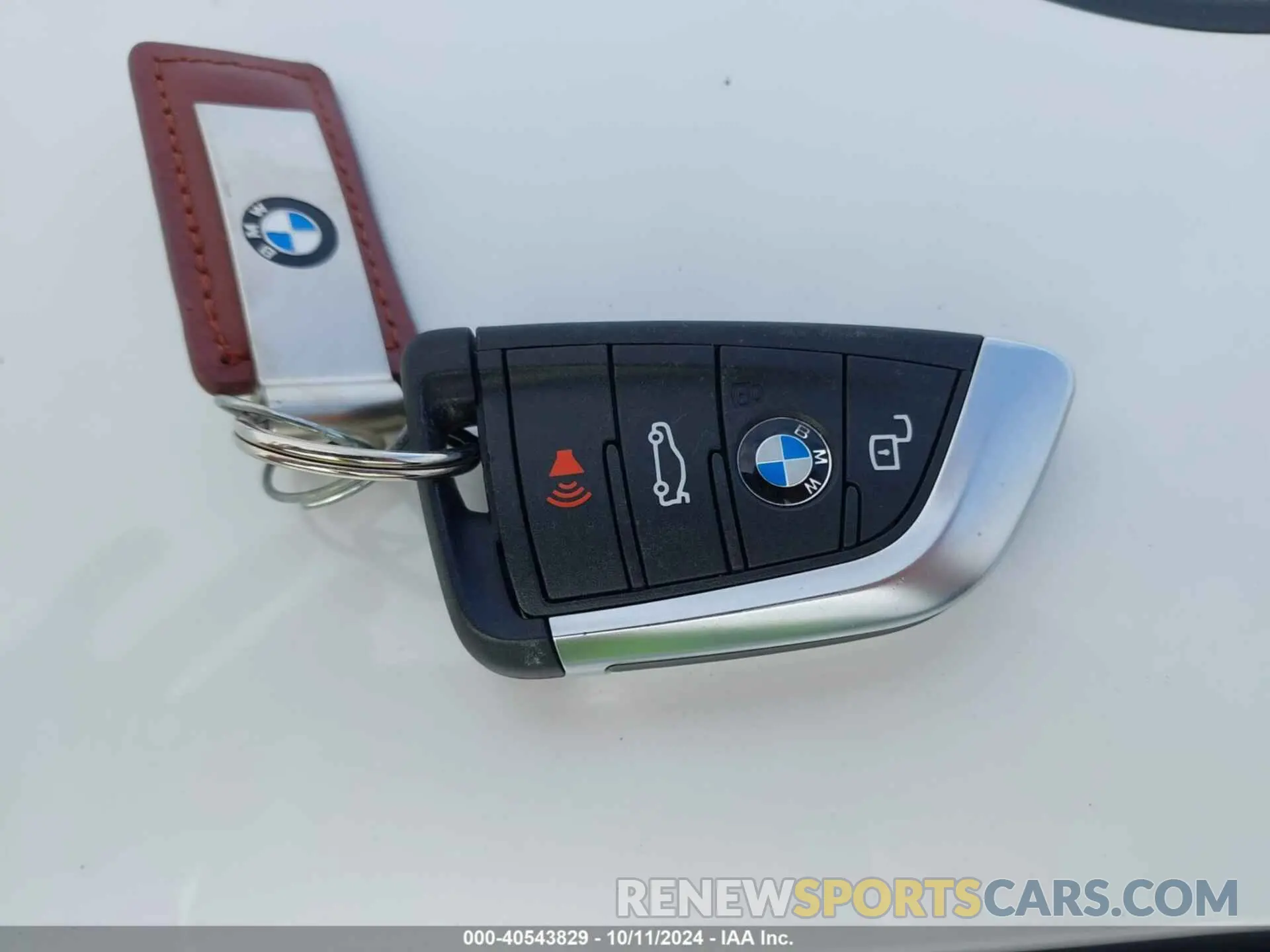 11 Photograph of a damaged car 5UX33DT04N9L03288 BMW X4 2022