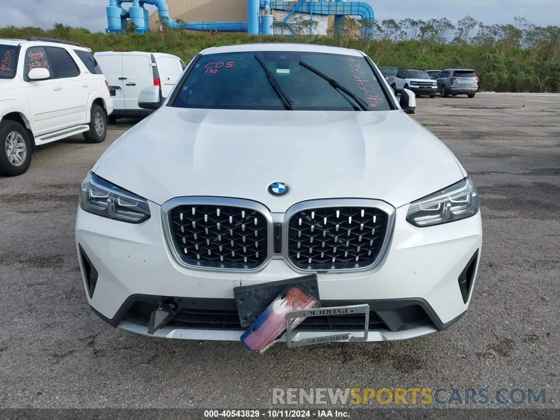 12 Photograph of a damaged car 5UX33DT04N9L03288 BMW X4 2022