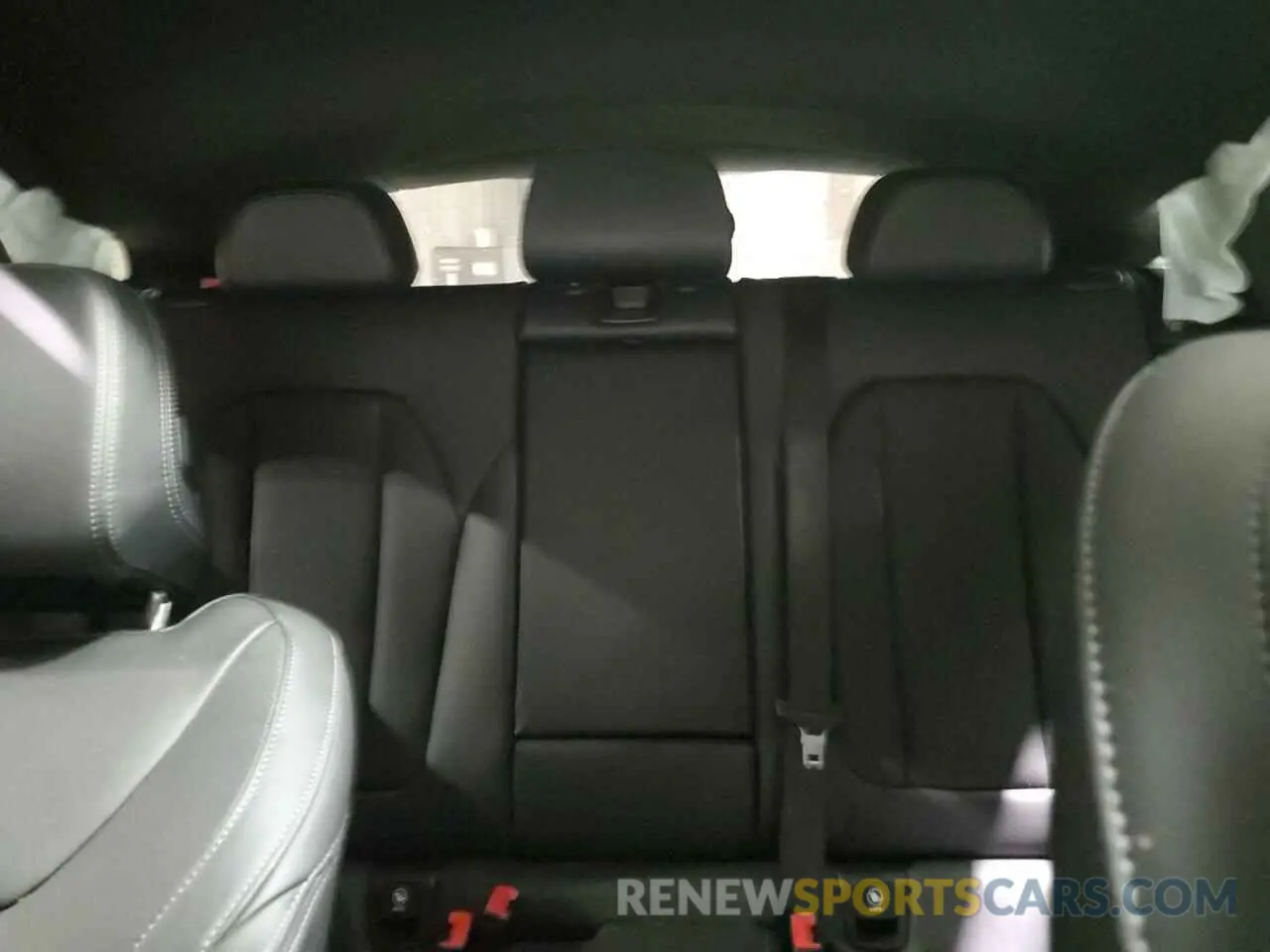 10 Photograph of a damaged car 5UX33DT05N9J34723 BMW X4 2022