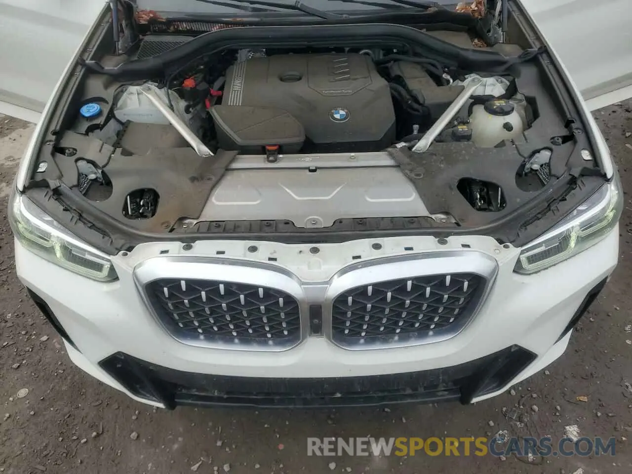 12 Photograph of a damaged car 5UX33DT05N9K06987 BMW X4 2022