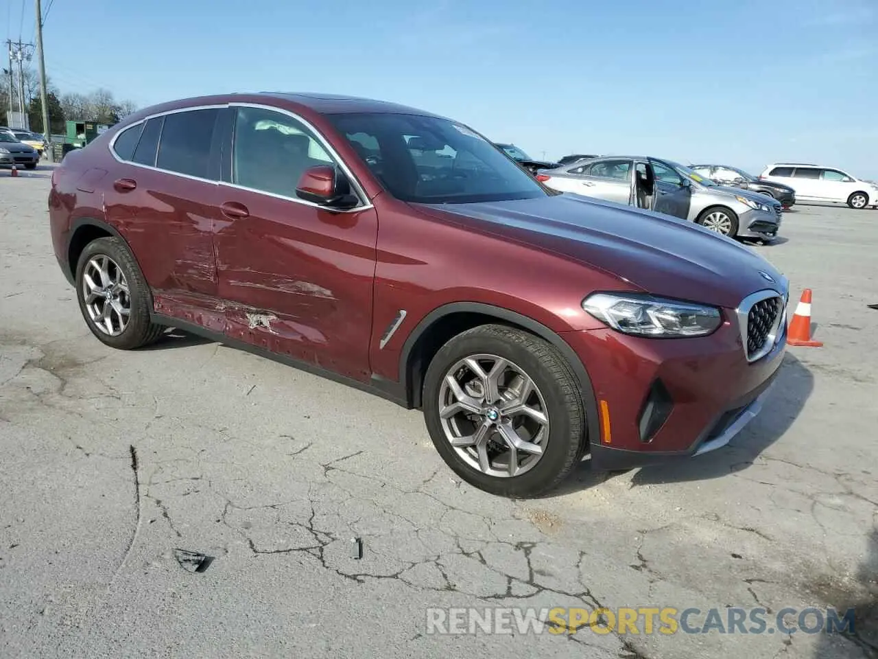 4 Photograph of a damaged car 5UX33DT05N9K73718 BMW X4 2022