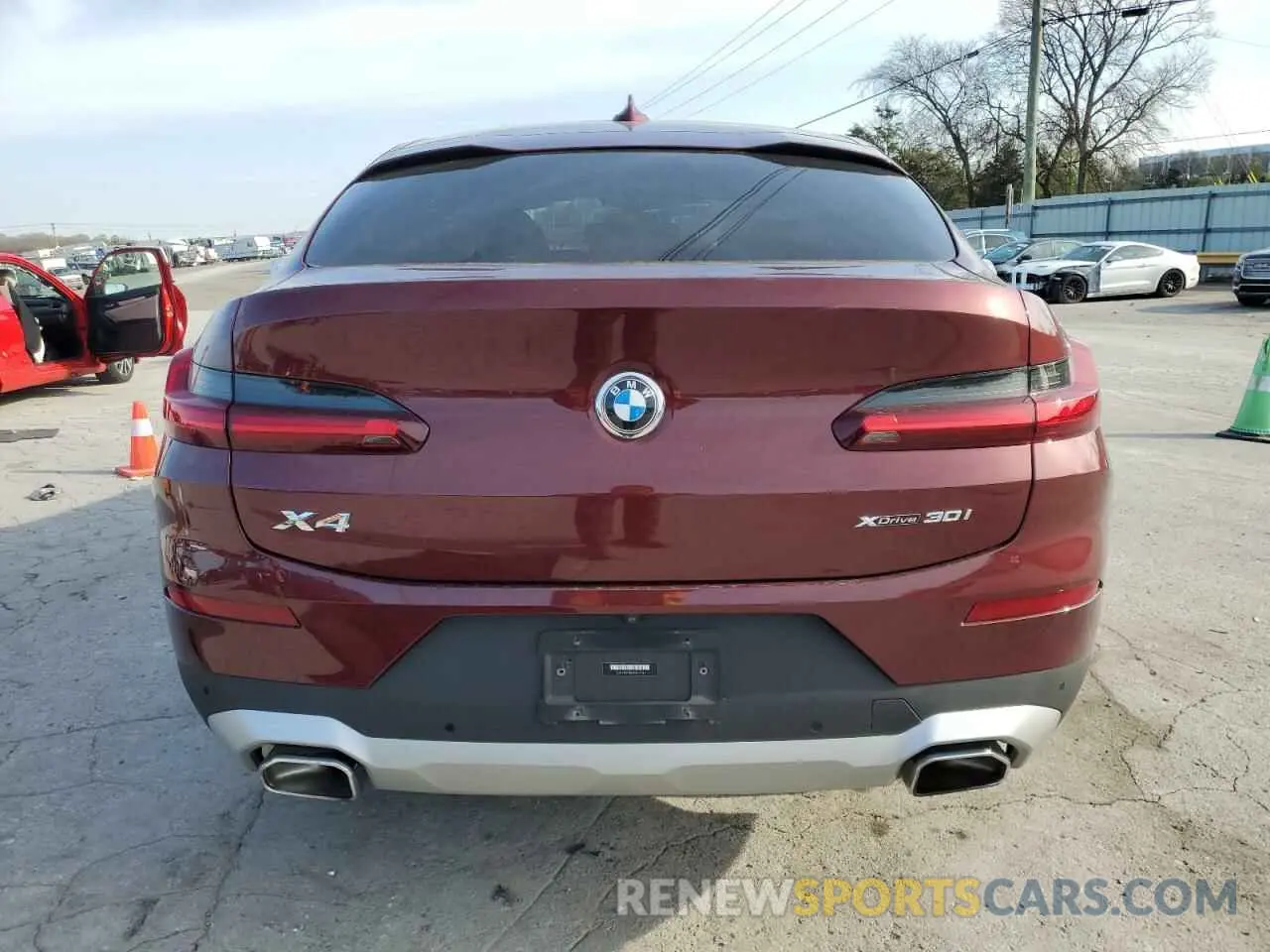 6 Photograph of a damaged car 5UX33DT05N9K73718 BMW X4 2022