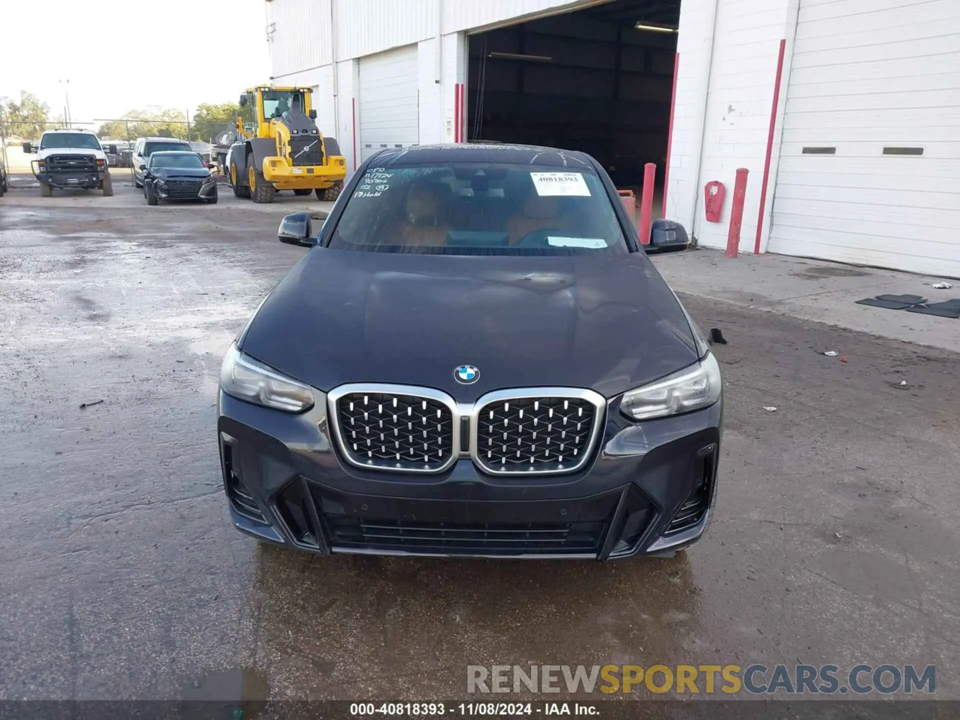 12 Photograph of a damaged car 5UX33DT05N9L32282 BMW X4 2022