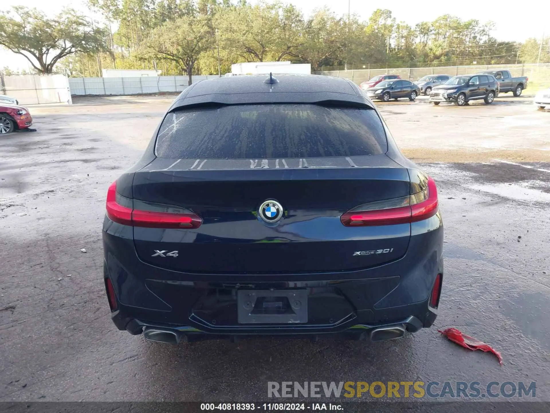 16 Photograph of a damaged car 5UX33DT05N9L32282 BMW X4 2022