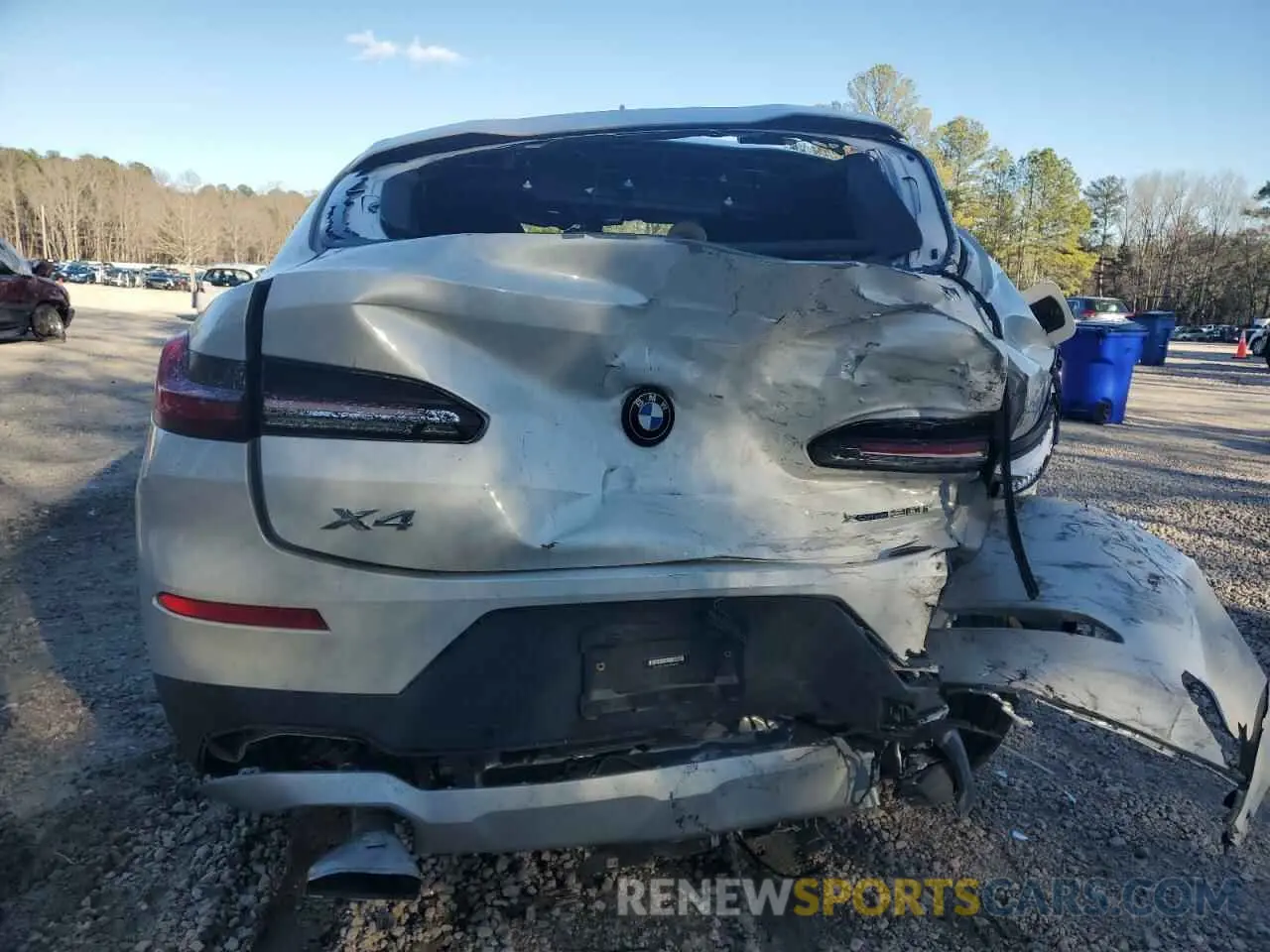 6 Photograph of a damaged car 5UX33DT06N9K82587 BMW X4 2022