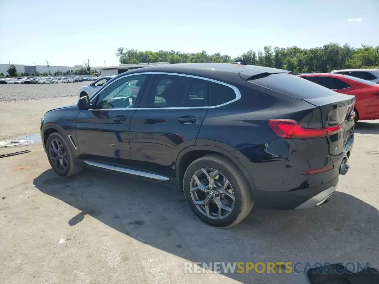 2 Photograph of a damaged car 5UX33DT07N9K88057 BMW X4 2022